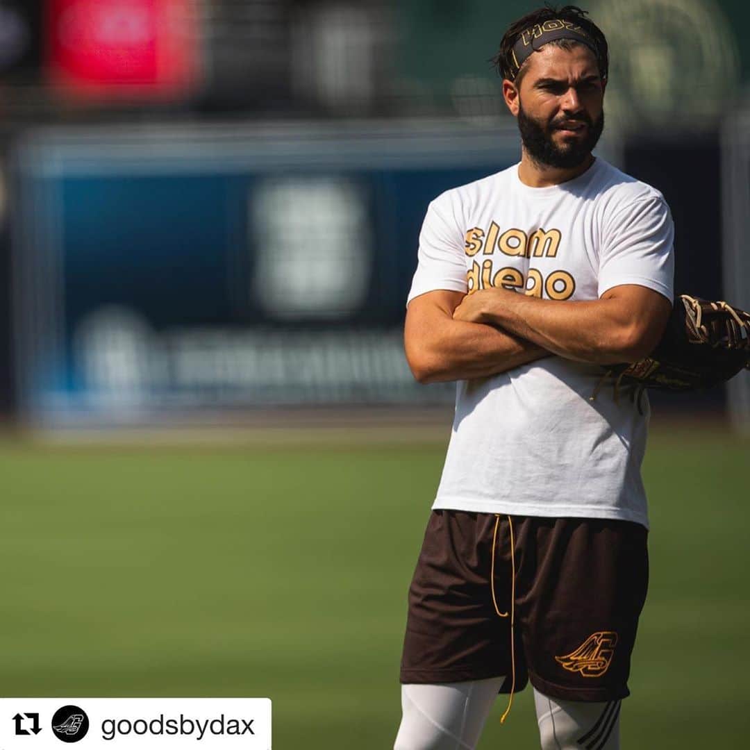 エリック・ホズマーのインスタグラム：「#Repost @goodsbydax with @get_repost ・・・ @hosmer305 in the Padres Exclusive 🔥」