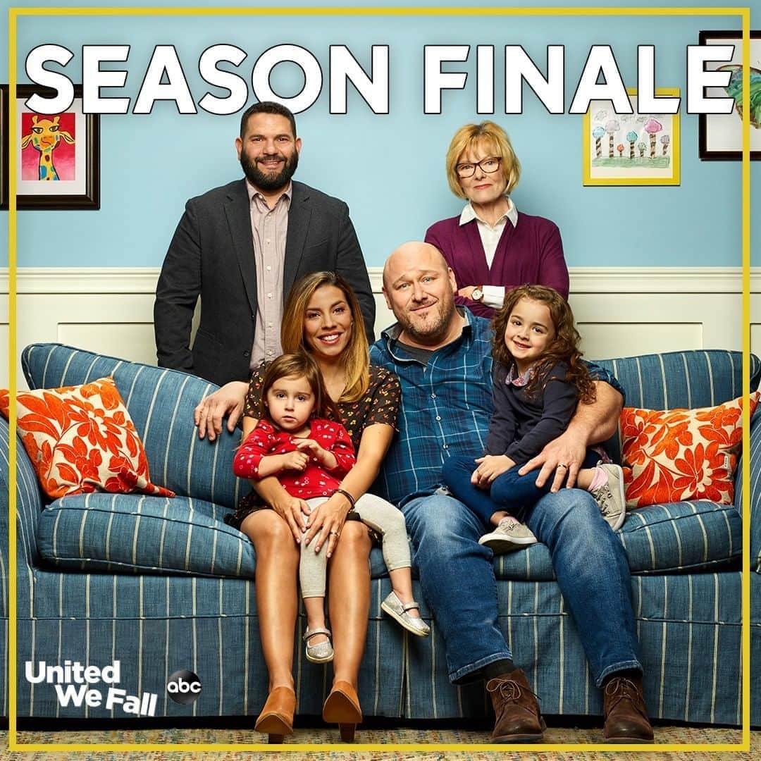 アメリカン・ブロードキャスティング・カンパニーのインスタグラム：「A spot on the Ryan couch is waiting for you! Join them tonight at 8|7c! #UnitedWeFall」