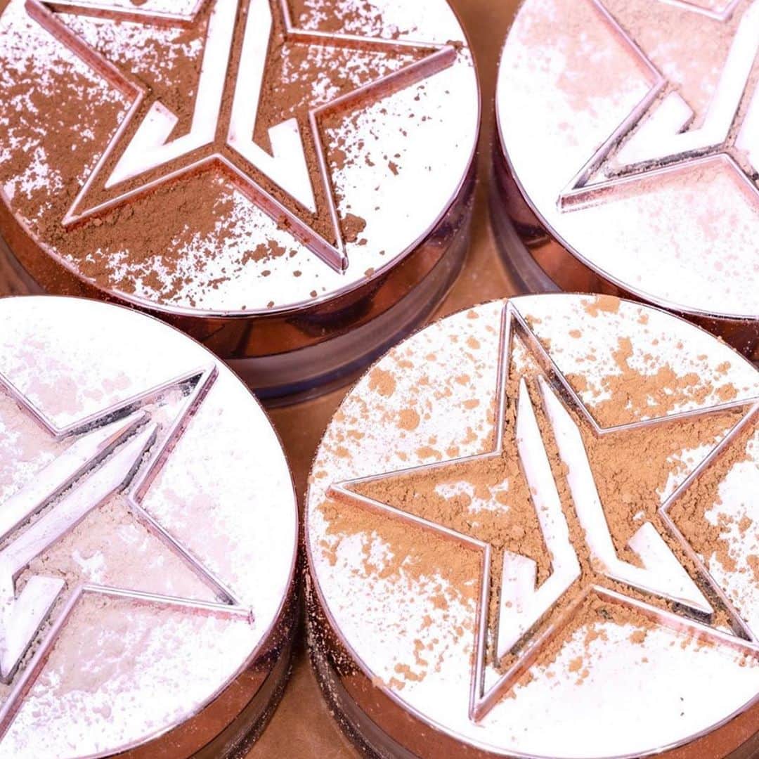 Jeffree Star Cosmeticsさんのインスタグラム写真 - (Jeffree Star CosmeticsInstagram)「What’s your perfect shade? 🌟 @spoonimages features our brand new #MagicStar Luminous Setting Powder 💕 #jeffreestarcosmetics」8月27日 6時02分 - jeffreestarcosmetics