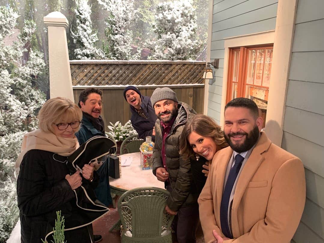 ギレルモ・ディアスのインスタグラム：「Esta noche! check out our last episode of @unitedwefallabc Season 1, Tonight! on @abcnetwork at 8/7c ...it’s a real doozy! #UnitedWeFall」