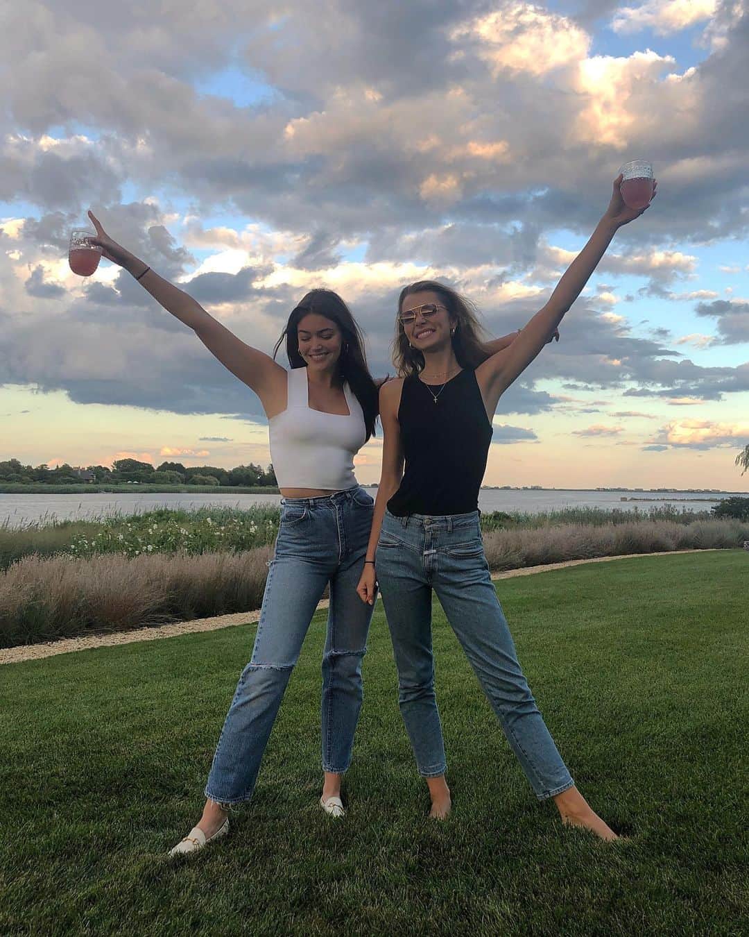 のインスタグラム：「this time last year 🥺」