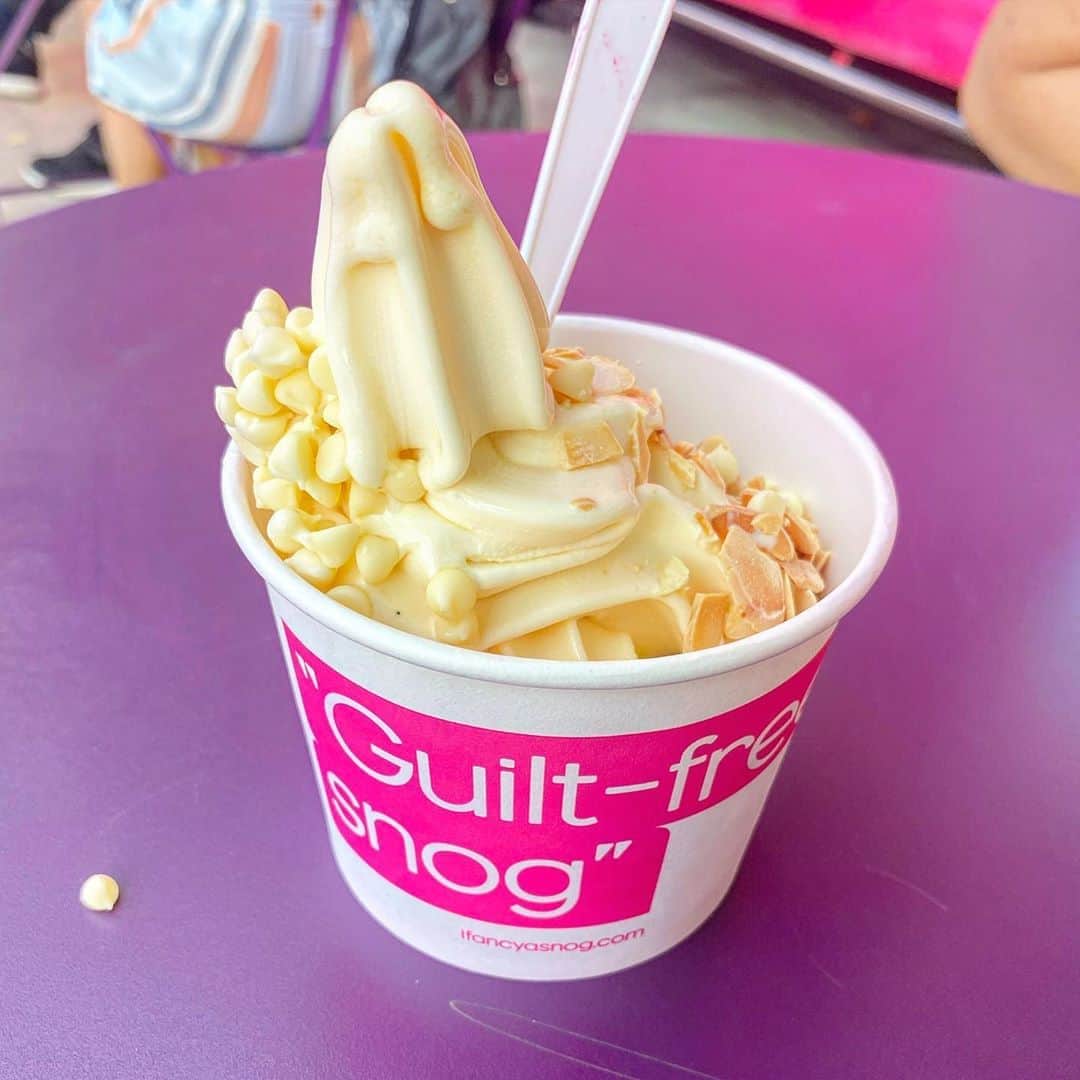 Eat With Steph & Coさんのインスタグラム写真 - (Eat With Steph & CoInstagram)「Fancy a snog? My fave fro-yo spot in London right here.  I hope the heat comes back soon so I can wander down south bank and get another one of these 🙌🏻 perfect sunny day activity in London! @ifancyasnog   📷 @thetessaproject  #froyo #snog #ifancyasnog #frozenyoghurt #southbank #londonfoodie」8月27日 6時26分 - eatwithsteph_ldn