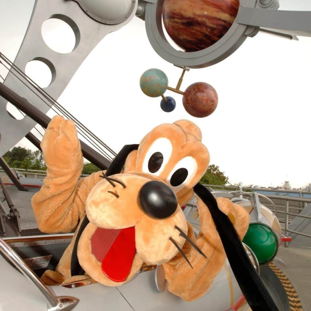 Walt Disney Worldのインスタグラム：「We've rounded up photos of Mickey's ulti-mutt pal Pluto visiting Disney destinations around the world! 🐶 Where have you spotted Pluto? Share your favorite photos with us now using #DisneyMagicMoments ✨! #NationalDogDay #InternationalDogDay」