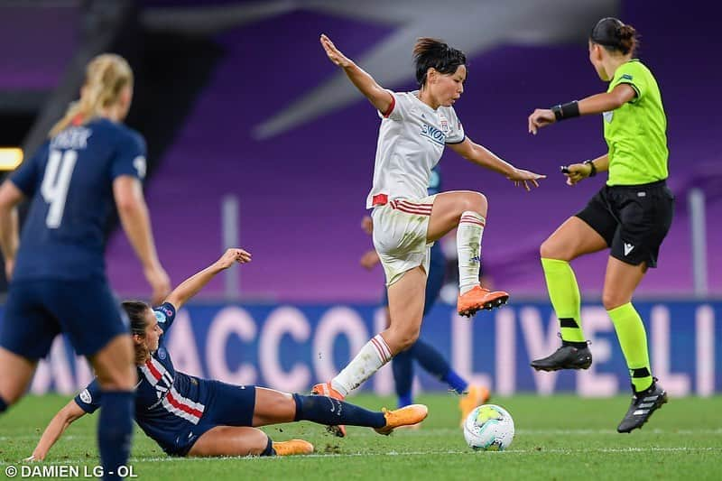 熊谷紗希さんのインスタグラム写真 - (熊谷紗希Instagram)「On est en FINALE 🔴🔵🙌🏻 Je suis fière de ma team @ol 👏🏻PSGに1-0で勝利し、決勝進出です👊🏻決勝に向けて最高の準備をしていきます⚽️💪🏻 #teamol #なんで手がそうなっちゃうかな😂」8月27日 7時28分 - kumagai1017