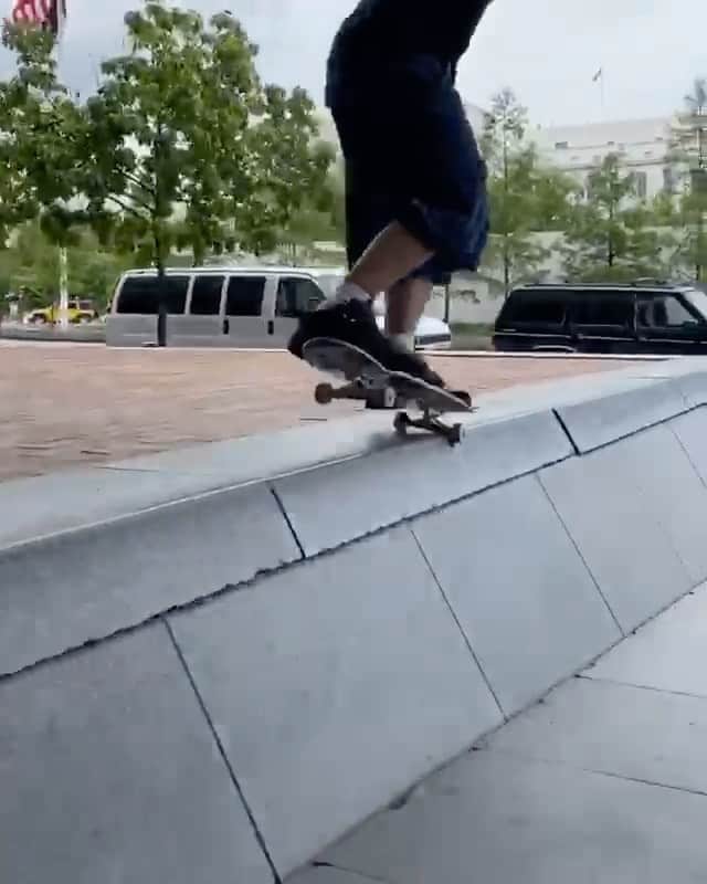 スラッシャーのインスタグラム：「4 down @johnshanahanz 👏🏾 Filmed by @jakebaldini」