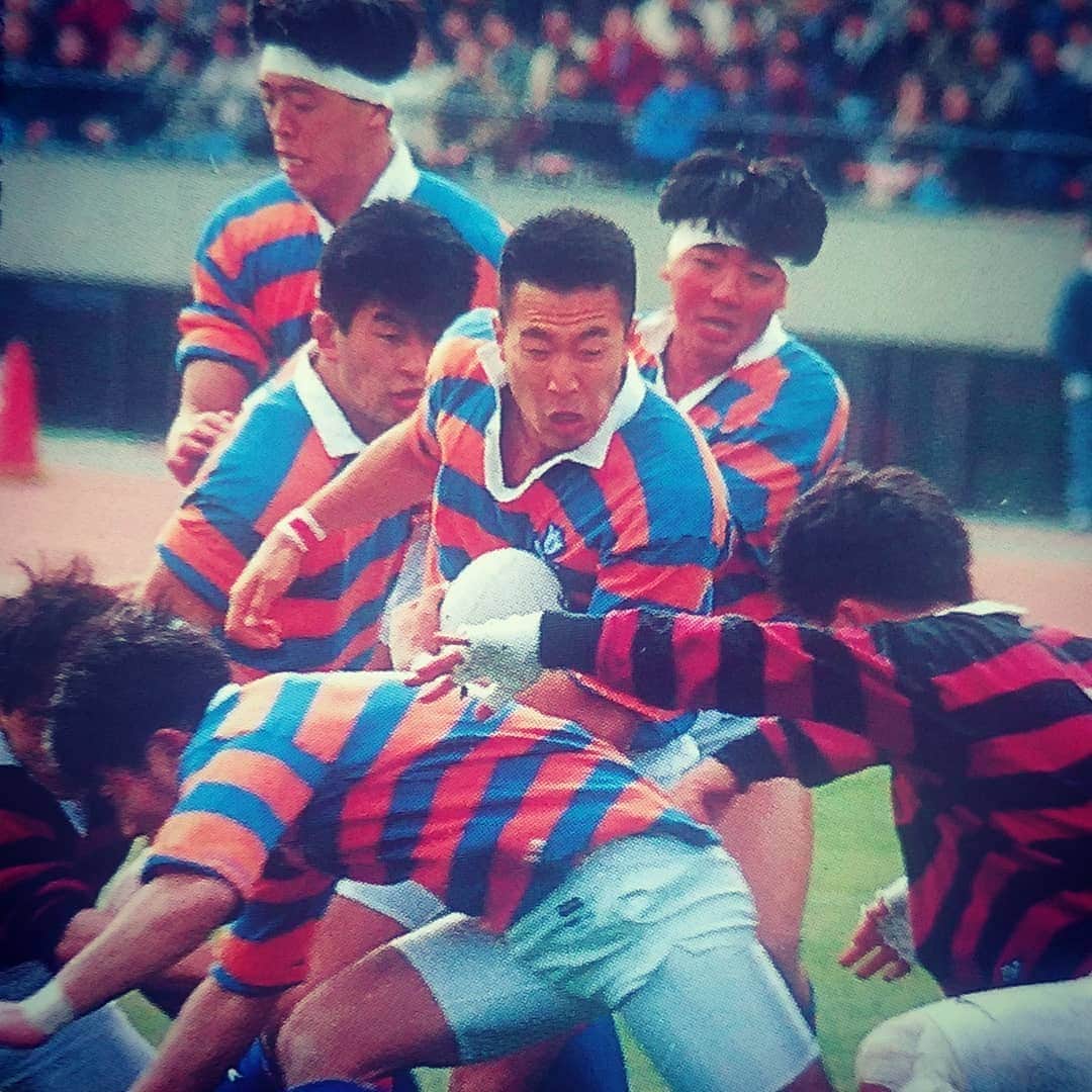 のインスタグラム：「・#法政大学 3年時の大学選手権決勝 #早稲田大学 戦❗ 左の同期LO#竹部太郎 の父は第一回大学選手権優勝メンバー💪 太郎の後ろのLO#藤原和也 の試合終了間際の逆転トライは一生忘れない❗ 太郎の息子は今、#法政大学ラグビー部 1年生👍  #伊藤剛臣 #ラグビー日本代表  #ラグビーワールドカップ2019 #ラグビーワールドカップ #アンバサダー #ラグビー  #ホリプロ #No8 #rugby  #rugbyunion  #rugbyjapan  #rugbyworldcup #rugbyworldcup2019 #今こそoneteam #ナンバー8 #ワンチーム #ONETEAM」