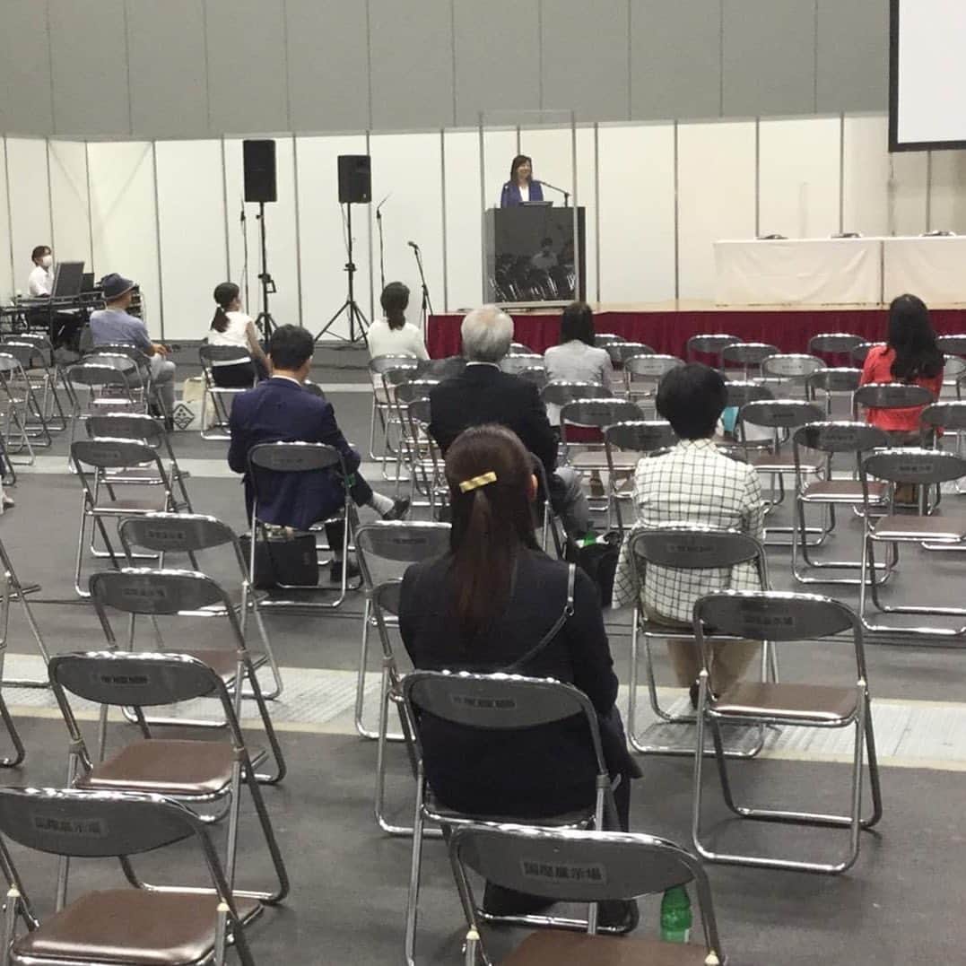 野田聖子さんのインスタグラム写真 - (野田聖子Instagram)「第63回日本形成外科学会総会・学術集会のキャリア支援委員会企画セミナーに招待され、講演をさせていただきました。新型コロナウイルスの影響を受け、多くの方がWEBでの視聴となる中、会場にてお話をさせていただきました。 また、講演をさせていただいた事に感謝状を頂戴致しましたこと、大変恐縮しております。 今後の皆様のご活躍を願っております。」8月27日 8時56分 - seiko.noda