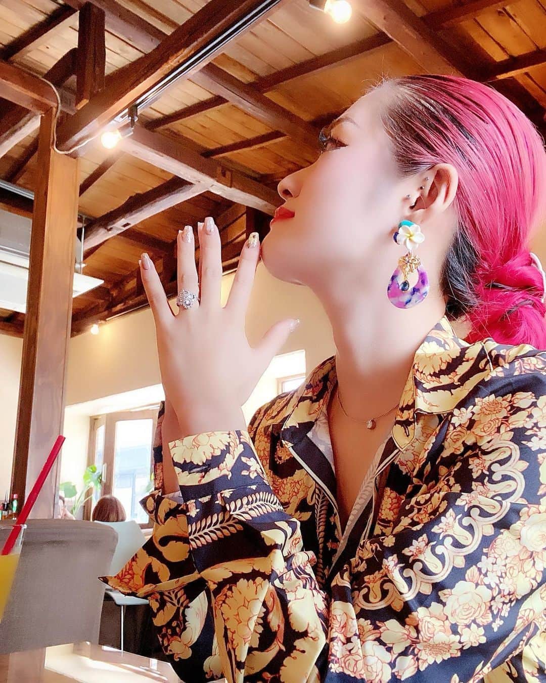 五月千和加さんのインスタグラム写真 - (五月千和加Instagram)「. @jewelry_shop_ohana のピアスほんっとどれも可愛い🥰💕 新作出るたびに買いたい意欲😳💖  #ピアス #派手ピアス #アクセサリー #jewelry  #accessory   🎀🎀🎀🎀🎀」8月27日 20時00分 - satsuki_senwaka