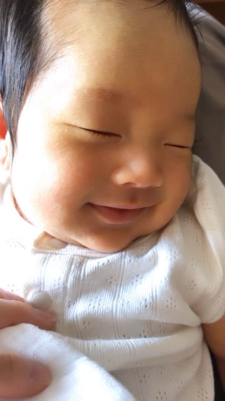 野尻美穂のインスタグラム：「リールやってみた😂 曲選び重要ね🤣 #ひなたん通信」