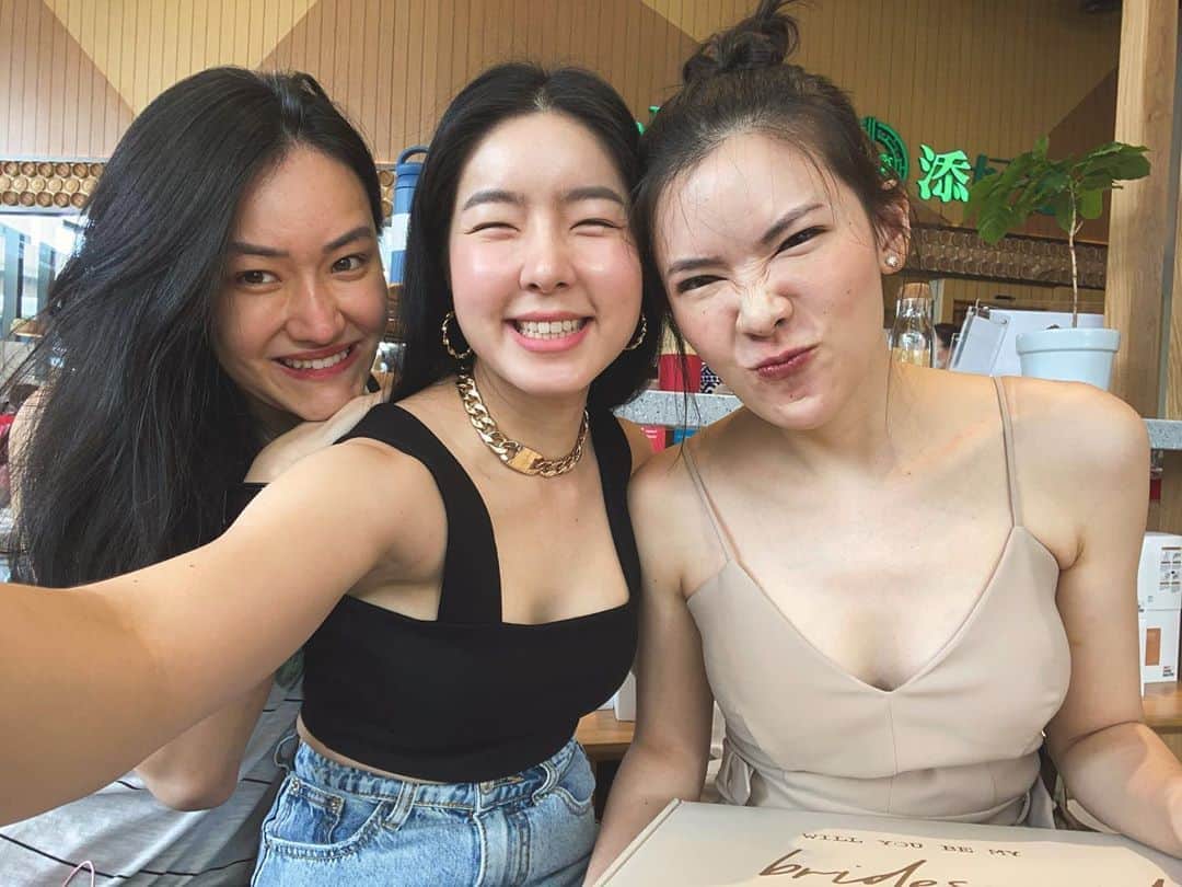 GYEON SEOのインスタグラム：「_* GGA 🖤 . . 2ชมไม่พอ!! นัดอีกๆ 🤣 #gga #bestiesforlife」