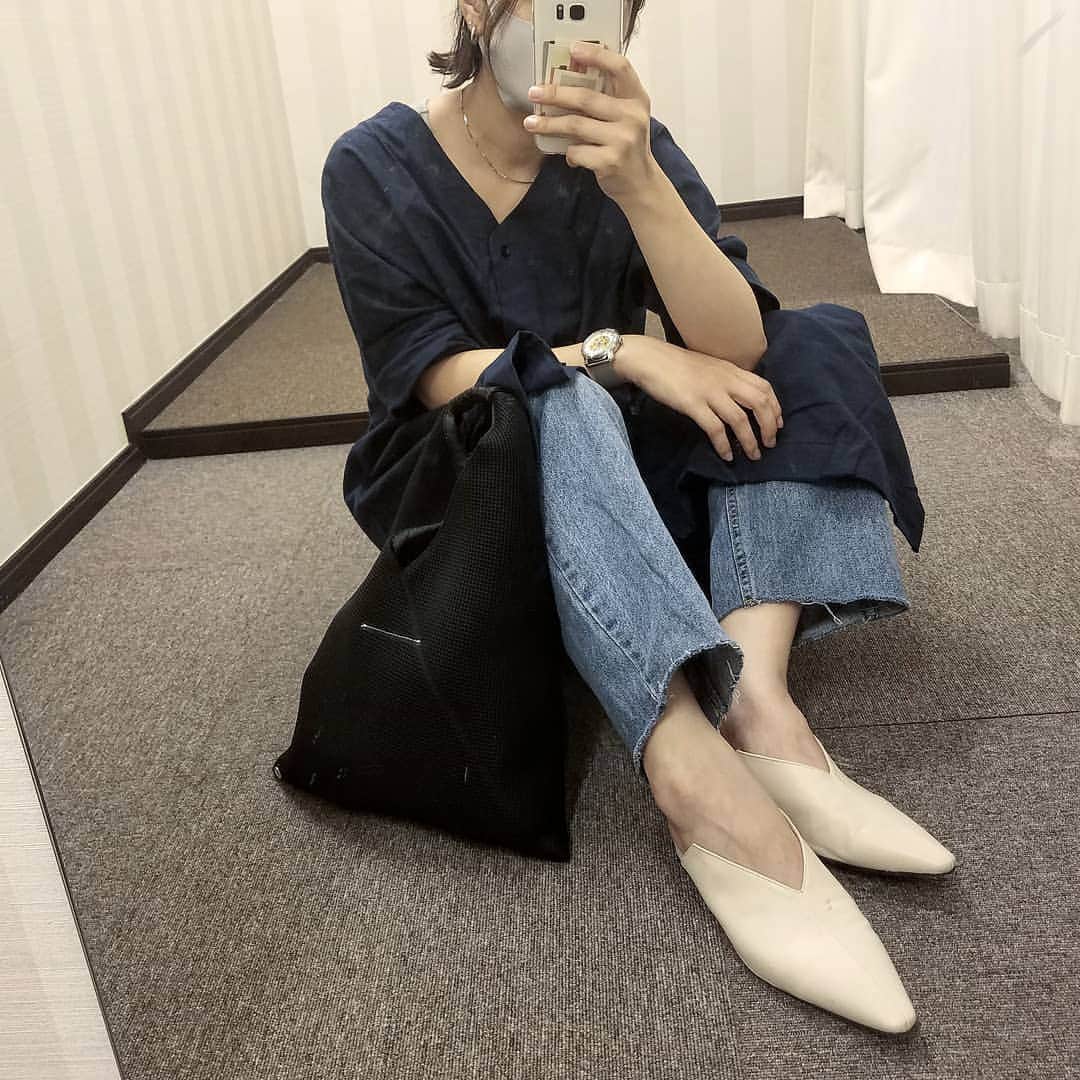 のインスタグラム：「*** 毎日暑いしか言ってない気がw  #coordinate#dailylook#unemansion#sog_style#mm6#mm6maisonmargiela#シャツワンピース#韓国靴#コーディネート#カジュアルファッション#シンプル」