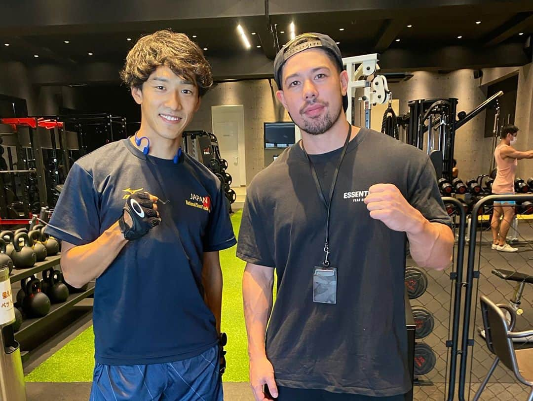 渡邊啓太さんのインスタグラム写真 - (渡邊啓太Instagram)「＊ Recovery week training 🔥 ・ @kanekinfitnessgym へ！ 会えるかなぁと思いながらトレーニングしに行ったら、少しして登場！ ・ 少し話もできて、良いRecovery week 初日🙆🏻‍♂️ ・ ・ #アスリート #トレーニング #リフレッシュタイム  #ウエイト #カネキンジム  #athlete #athletelife  #workhardseeresults」8月27日 19時25分 - kwatanabe18