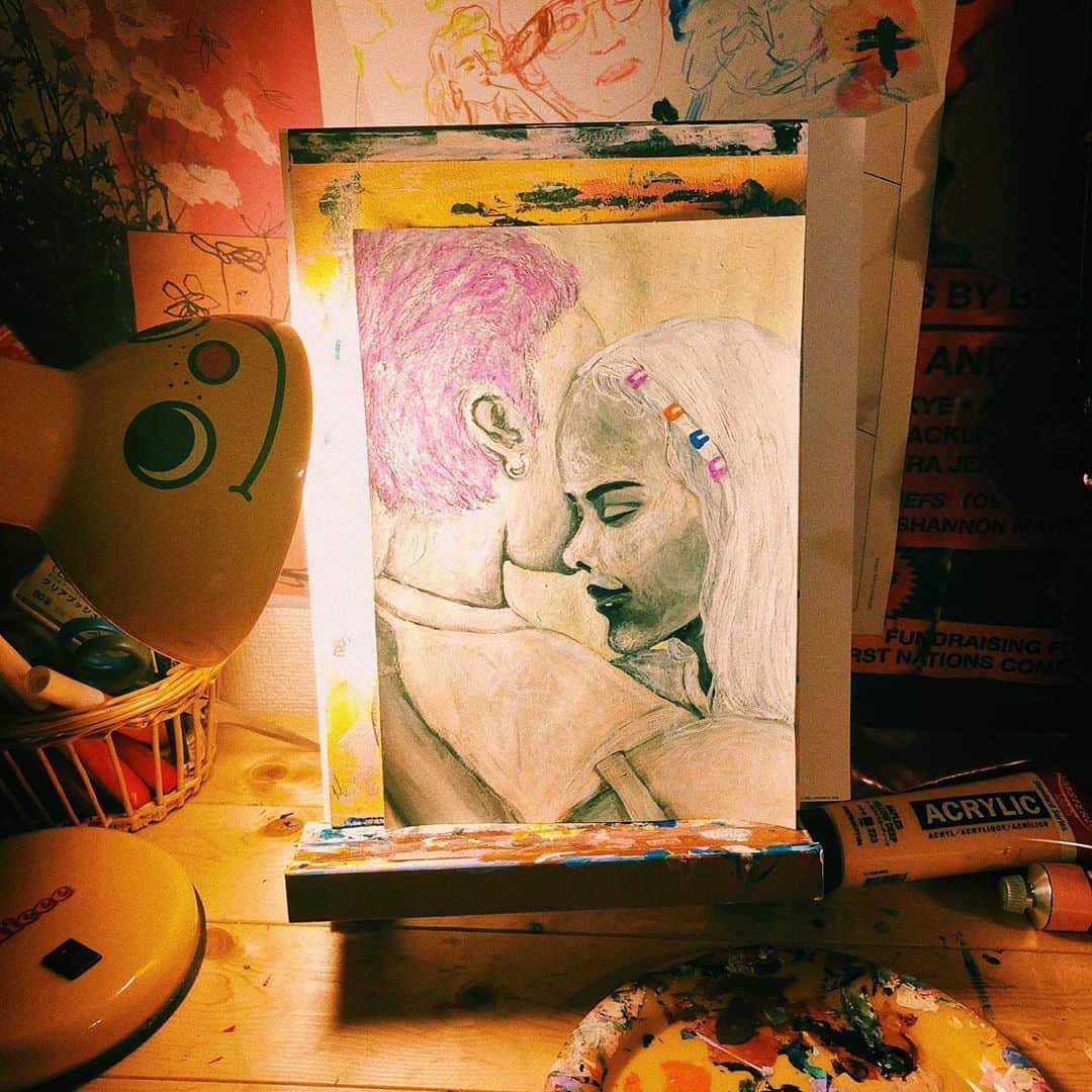 ユウキさんのインスタグラム写真 - (ユウキInstagram)「Have a wonderful night🤍 いい夢みてね🌙🌙 #drawing #art #painting #aclyricpainting #crayon」8月27日 19時43分 - yuukichan2