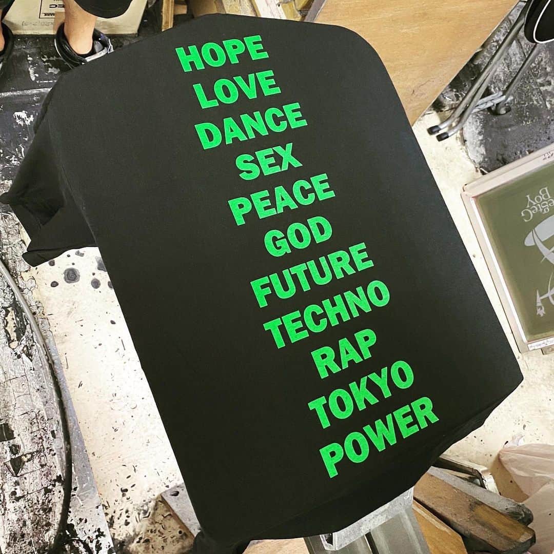 DJ DARUMAのインスタグラム：「✊🏻」