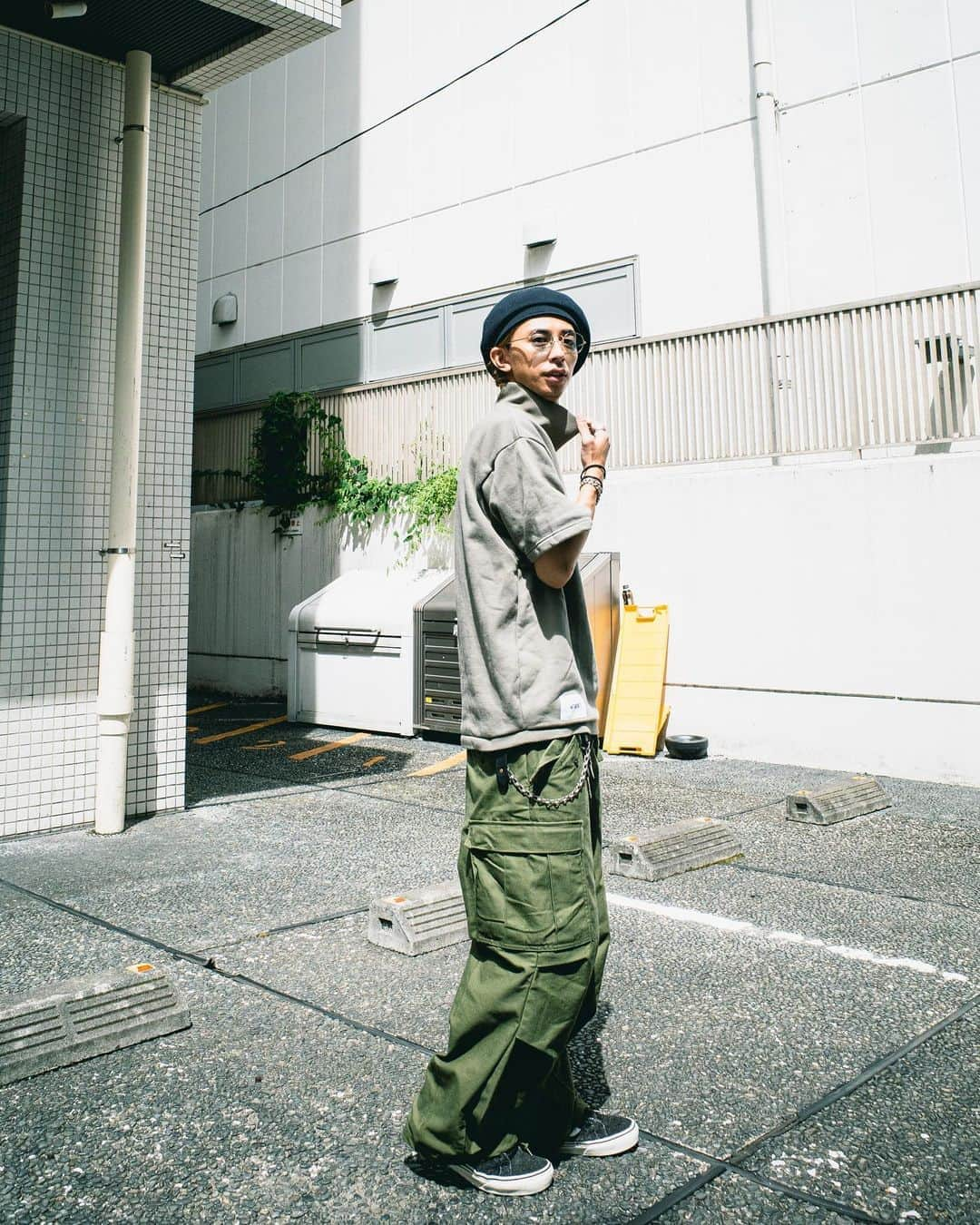 雄三 雨宮さんのインスタグラム写真 - (雄三 雨宮Instagram)「summer military🗿  トップス　#wtaps パンツ　#used  ベレー　#captainshelm スニーカー　#vans   #oceantokyo #oceantokyoOVER #メンズヘア #メンズファッション #メンズパーマ #メンズ髪型 #メンズヘアカタログ #メンズモデル #雨宮雄三#雨スタ」8月27日 11時04分 - amezooon