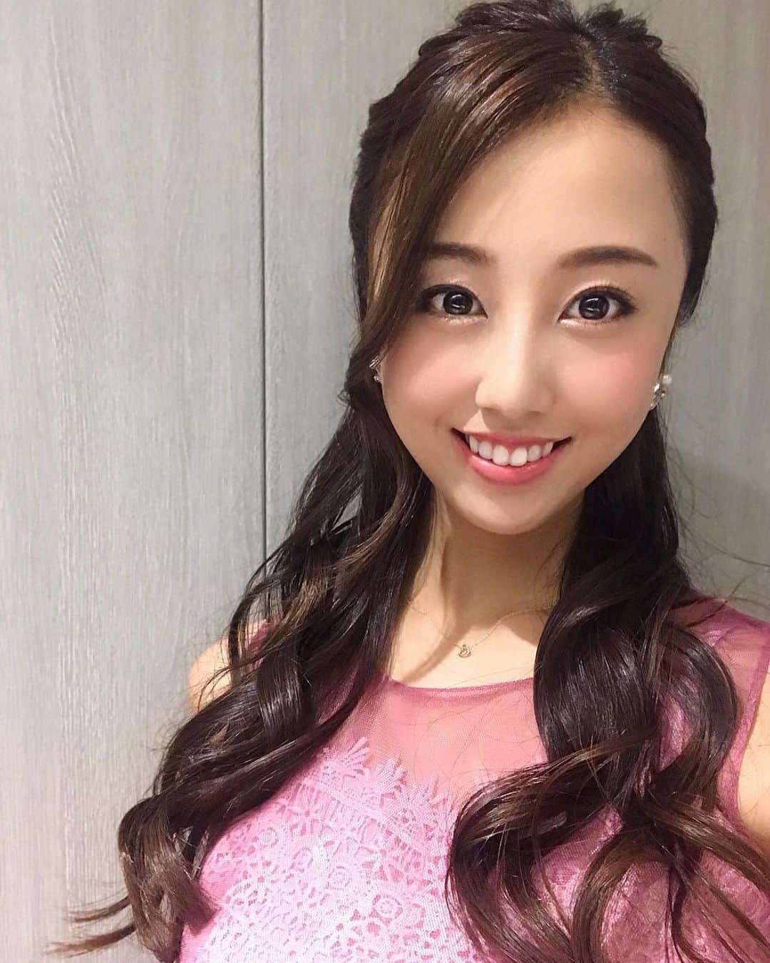 のインスタグラム：「GTV 今回のゲストは☺️ 今年GT500デビュー組の 笹原右京選手と 宮田莉朋選手でした☺️  レースについても勿論ですが、 素顔に迫る内容が多く、 笑いが沢山の回でたのしかったです😊 OAもお楽しみに〜っ😊  メイク中のジローさんも💄  #SUPERGT #GTV #shooting #GT500 #supra #nsx #次戦はもてぎ #応援してます📣」