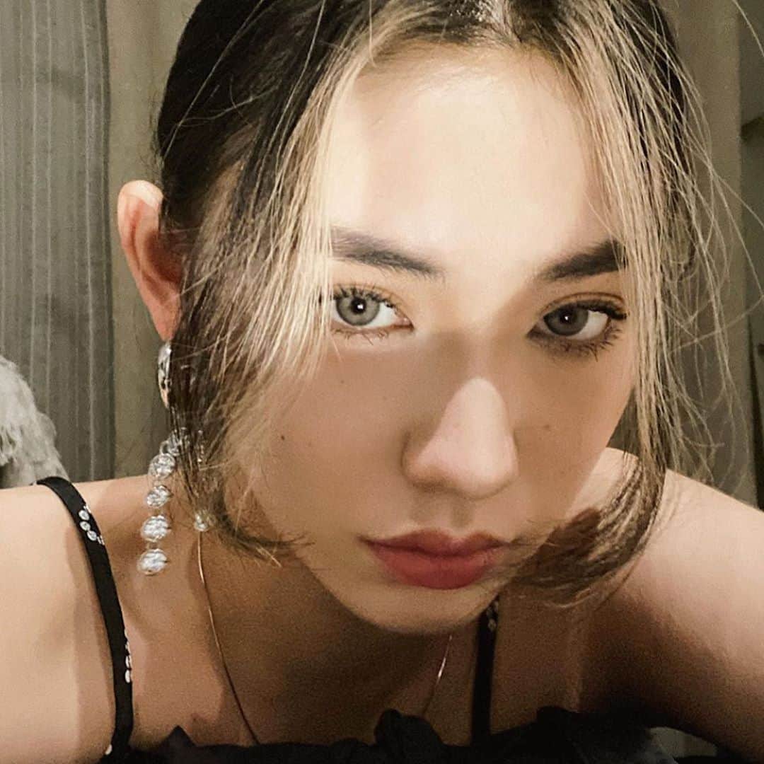 原涼香のインスタグラム：「𝐅𝐚𝐜𝐞 𝐡𝐢𝐠𝐡𝐥𝐢𝐠𝐡𝐭 🤎 image ㅤㅤㅤㅤㅤㅤㅤㅤㅤㅤㅤㅤㅤ」