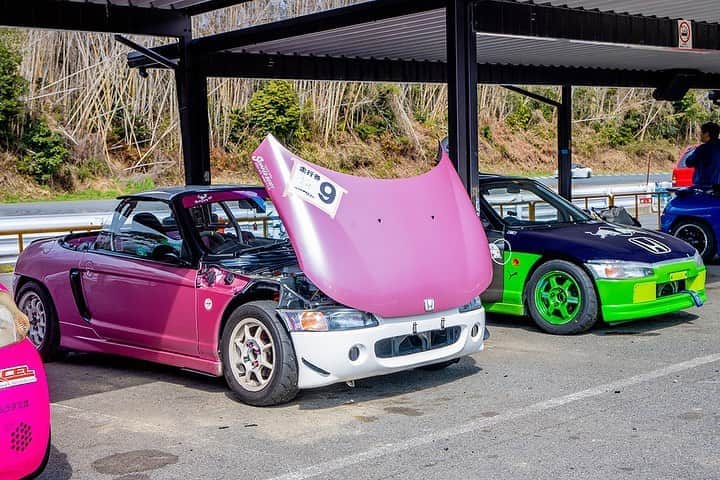 mistbahnさんのインスタグラム写真 - (mistbahnInstagram)「_ Honda PP1 BEAT nksm_11_ and My Honda PP1 BEAT _  Shot on Mar-15 2020 at MLS (Motor Land Suzuka). _ owner(pink BEAT): @nksm_11_ owner(lime green BEAT): @mistbahn photo: @mistbahn _ _ JP) 2020年3月15日、MLS（モーターランド鈴鹿）。 _ _ #mls #motorlandsuzuka #モーターランド鈴鹿 #hondabeat #hondabeatpp1 #pp1beat #ホンダビート #pp1 #beatpp1 #mtrec #e07a #cozylights #cozylightsclr #コージーライツ #bodyshopanny #ボディーショップanny #aslan_inc_japan #aslan #mugen無限power #mugen #無限 #enkeiwheels #takechiproject #rsmach #timeattack #timeattackjapan #kcar #keicar #軽自動車 #hondasontrack」8月27日 11時41分 - mistbahn
