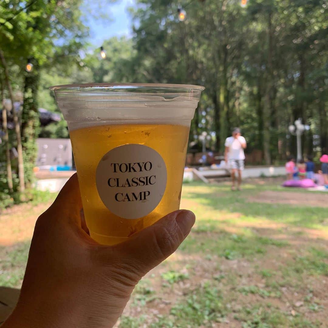 福吉 彩子さんのインスタグラム写真 - (福吉 彩子Instagram)「働くかあさんの夏休みコーデ プール・虫取り・スイカ割り・ビールと、近場で夏を満喫〜 森の中は暑すぎなく気持ちよかった🍉  たまたま、みんなブラウン系xビーサン 夏素材の秋色、気分変わって好き♡  tops #uniqlo  bottoms #riverisland shoes #hawaiianas  #ワーママ #ワーママコーデ #働くかあさん  #プチプラコーデ #プリプラコーデ #Domani #ドマーニ #雑誌ドマーニ #Domanist  #domanimagazine #夏休み #夏休みコーデ #キャンプ」8月27日 12時15分 - fuku44aya