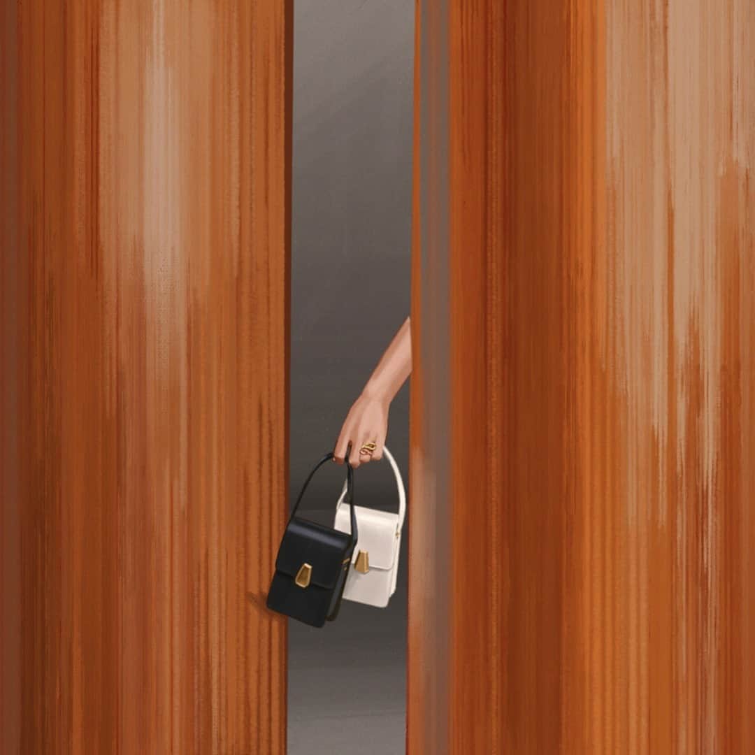 のインスタグラム：「小さくてもインパクトのバッグは今季、バリエーション豊富に展開予定。⁠ あなたのコーディネートにに洗練された雰囲気をプラスします。⁠ ⁠ #CharlesKeithFW20⁠ #CharlesKeithHyperrealism」