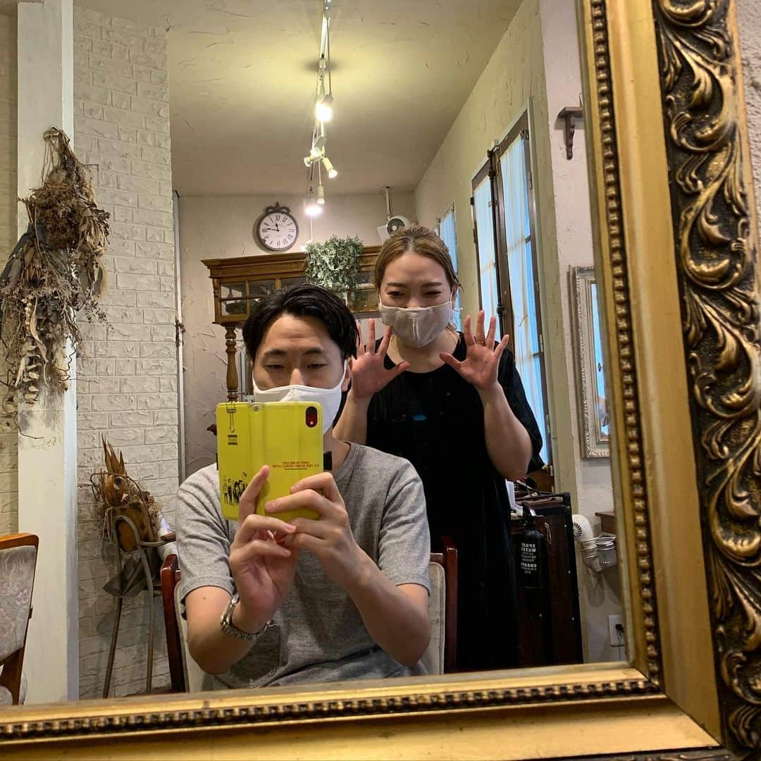 こうへいさんのインスタグラム写真 - (こうへいInstagram)「漫才師ヘアーに戻して頂きました。オシャレになりたい方は是非中崎町ルプティ・プランス様へ。」8月27日 12時37分 - tachikohei