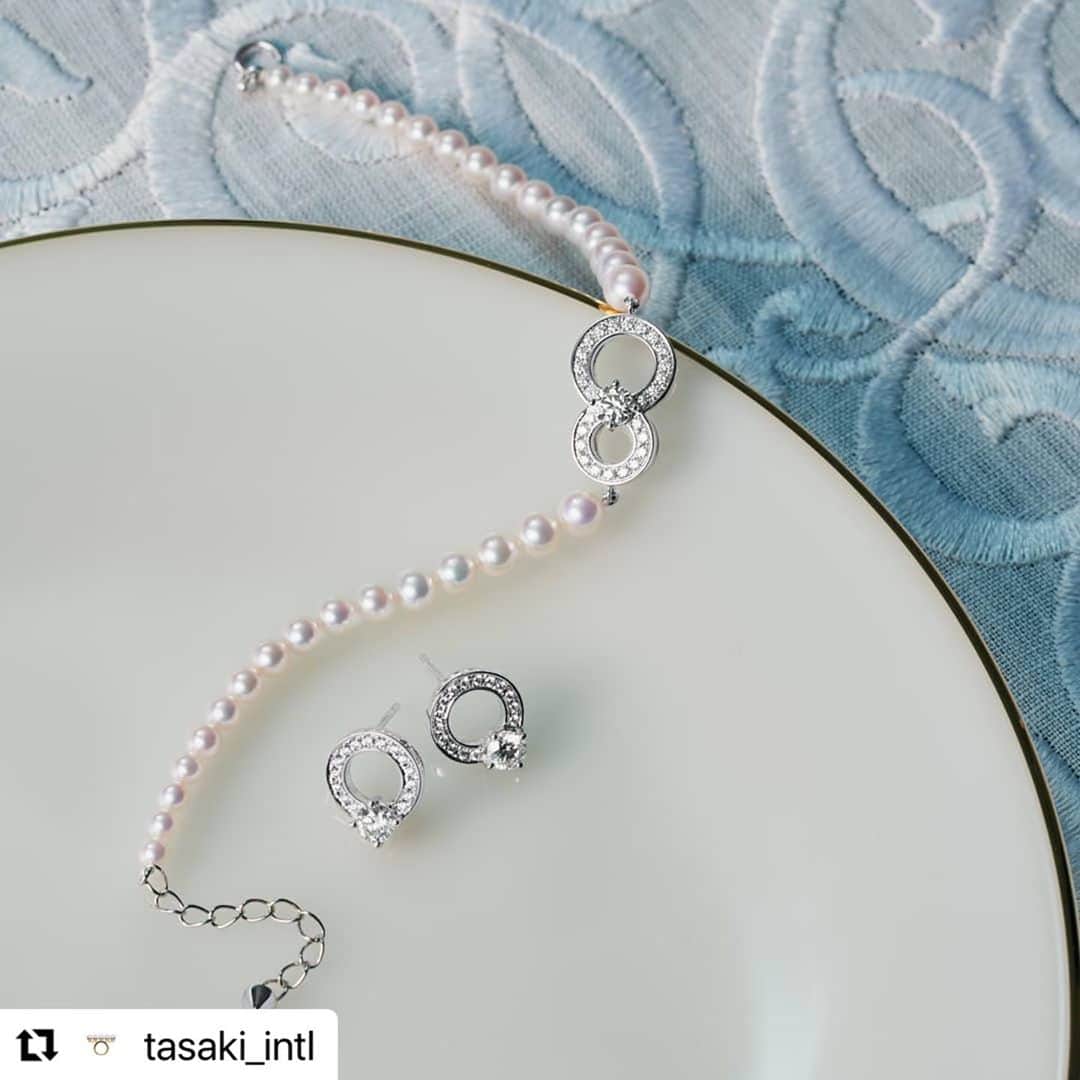 福井駅前ジュエリーパリさんのインスタグラム写真 - (福井駅前ジュエリーパリInstagram)「#Repost @tasaki_intl with @make_repost ・・・ The "cosmic" bracelet and earrings with "infinite" design represent eternal love and infinite universe.  The perfect bridal jewellery for special occasions to swear one's love. #TASAKI #cosmic #pearl #diamond #bracelet #earrings #Bridal」8月27日 12時39分 - j_paris_fukui