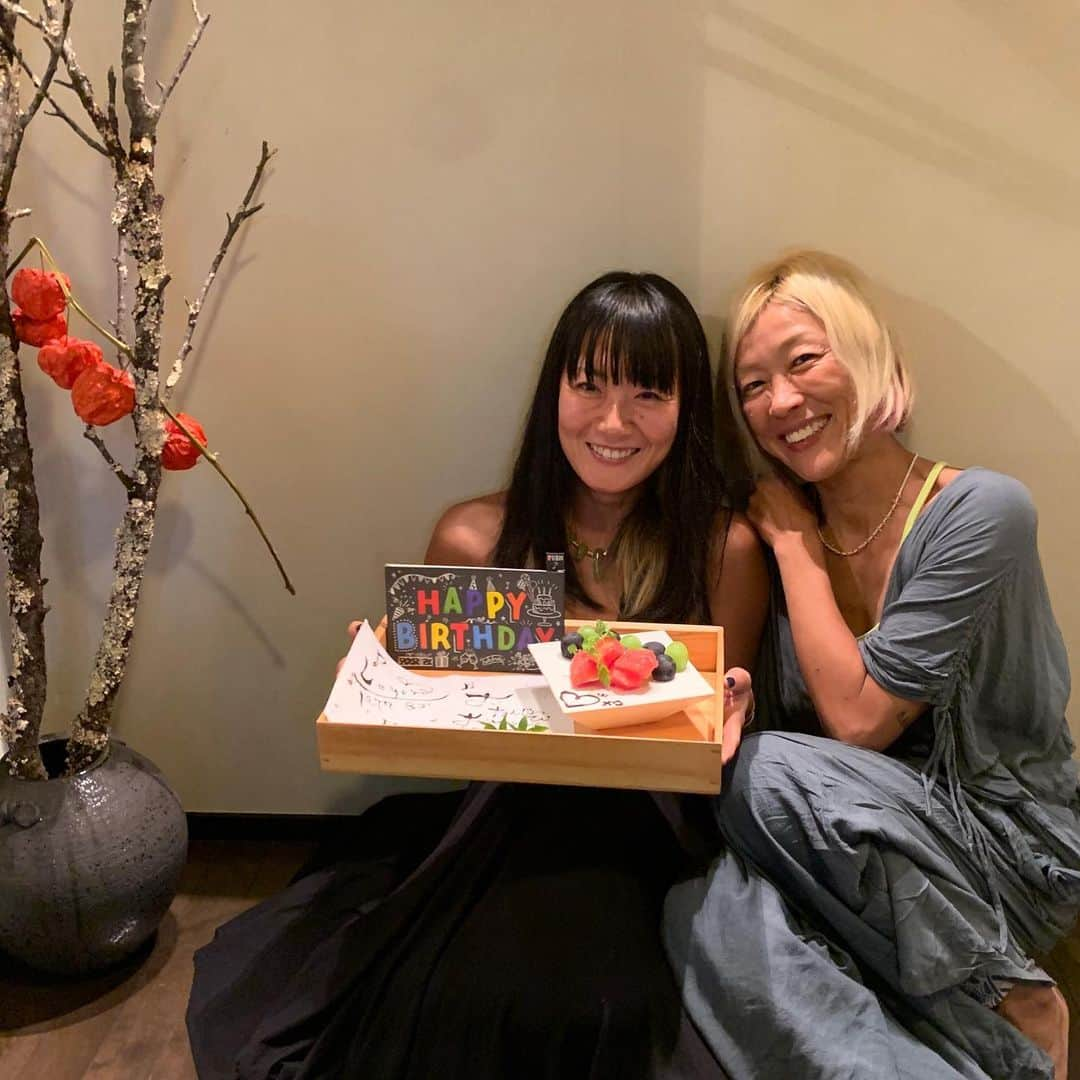 Leyonaさんのインスタグラム写真 - (LeyonaInstagram)「昨夜一足早めのB'day﻿ いただきましたーー﻿ こんなんなんぼあっても﻿ ええですからね♡﻿  ﻿ #愛しかないやつ #ゴールデンコンビネイシャン #いつもありがとう #安定の美味しさと優しさ」8月27日 12時51分 - leyonababy