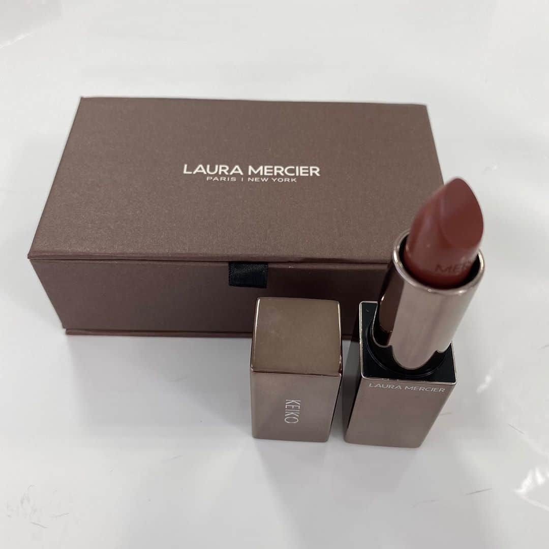 千吉良恵子さんのインスタグラム写真 - (千吉良恵子Instagram)「#LAURAMERCIER #名前入りギフト  #lip #好みの色をわかってらっしゃる☺️🍀 #ありがとうございます💕」8月27日 12時58分 - chigirakeiko