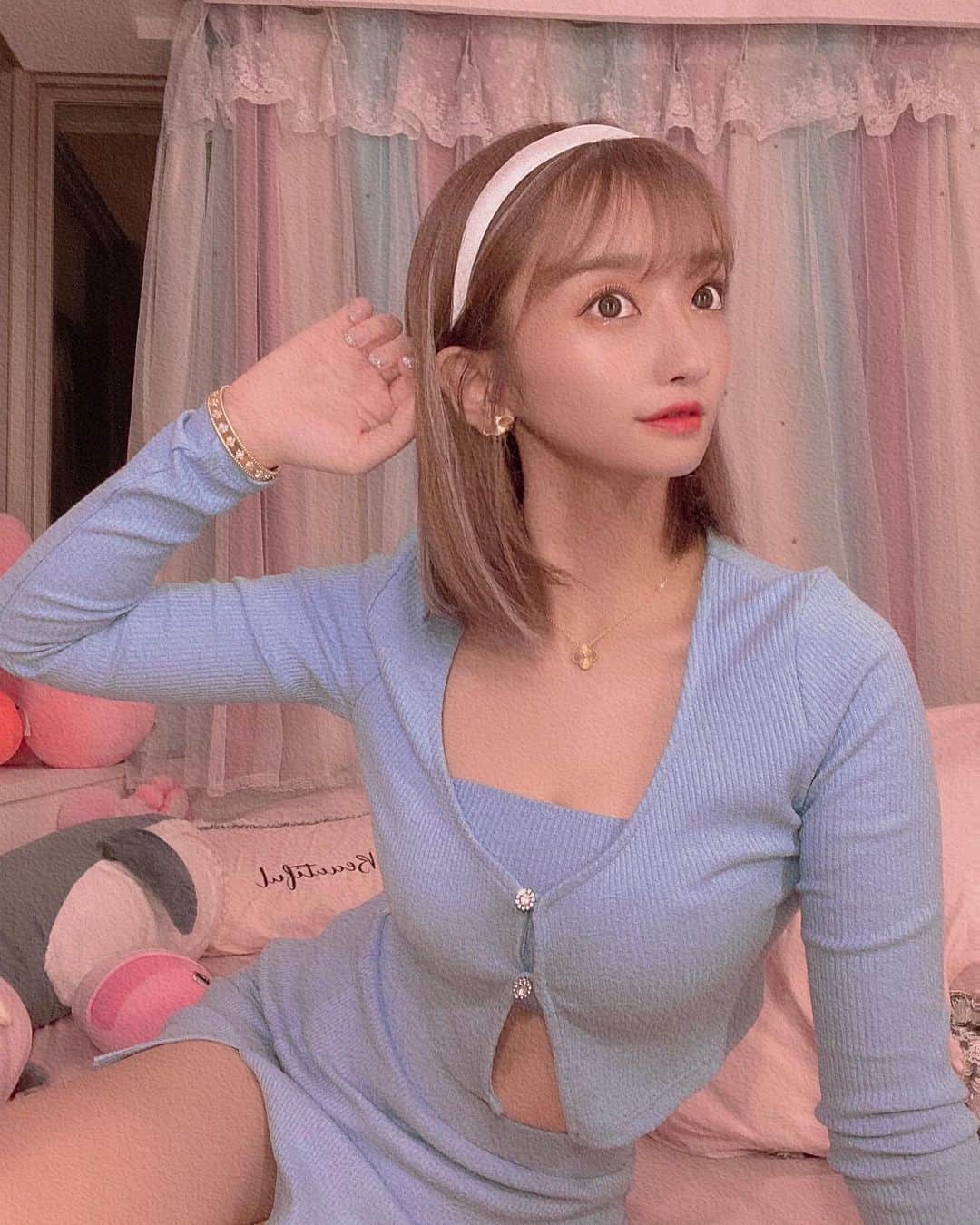 ERENAのインスタグラム：「🐰」