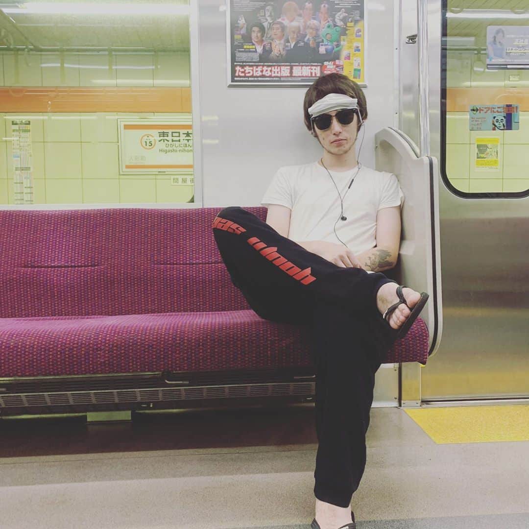 James Jのインスタグラム：「hey guys?! 🤑」