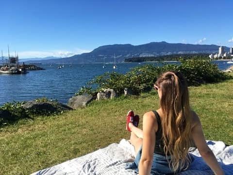 アレーヌ・シャルトランのインスタグラム：「🔆💛🔆💛🔆」