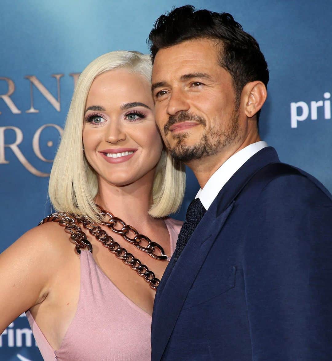 Just Jaredさんのインスタグラム写真 - (Just JaredInstagram)「@katyperry & @orlandobloom have welcomed their baby girl Daisy Dove into the world! Tap this photo in the LINK IN BIO to read their statement, see the first pic, and find out how they’re making the birth announcement a charitable moment. #KatyPerry #OrlandoBloom Photo: Getty」8月27日 13時40分 - justjared