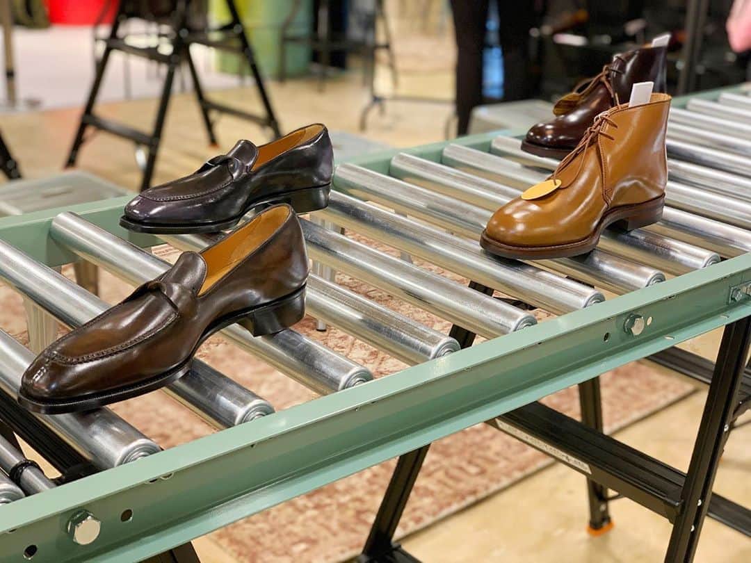 ISETAN PARK netさんのインスタグラム写真 - (ISETAN PARK netInstagram)「『ISETAN 靴博 2020』はじまりました🎇  総勢50ブランド、約1000足がラインナップする靴の大博覧会『ISETAN 靴博 2020』がスタート👞👠  今年は婦人靴も登場。3D計測機による足のデータをもとに最適な一足に出合える〈YourFIT365〉や今年6月にオープンし今注目の〈UGG@mos〉など、お友達同士で、ファミリーで楽しめるイベントになること間違いなし！  ISETAN 靴博 2020 － いざ、靴のニューノーマルへ。－ ■開催中～8月31日（月）最終日午後6時終了 ■本館6階＝催物場  本イベントの情報は @isetan_shinjuku ストーリー「POP UP」、またはこちらから▼ https://www.mistore.jp/shopping/feature/shoes_f3/kutsuhaku200819_m_s  @isetanmens @isetanmens_shoes @nt_yourfit365 @isetanshoes  #ISETAN靴博2020 #靴博2020 #shoesoftheday #mensshoes #ladiesshoes #shoeslover #shoeshine #婦人靴 #紳士靴 #靴磨き#革靴 #スニーカー #靴好き #ぴったりの一足 #靴選び #シューケア #足に合う靴 #今日の靴 #isetanmens #伊勢丹メンズ#SHINJUKU #ISETAN #isetanshinjuku #新宿 #伊勢丹 #伊勢丹新宿 #伊勢丹新宿店 #三越伊勢丹オンラインストア」8月27日 13時48分 - isetan_shinjuku