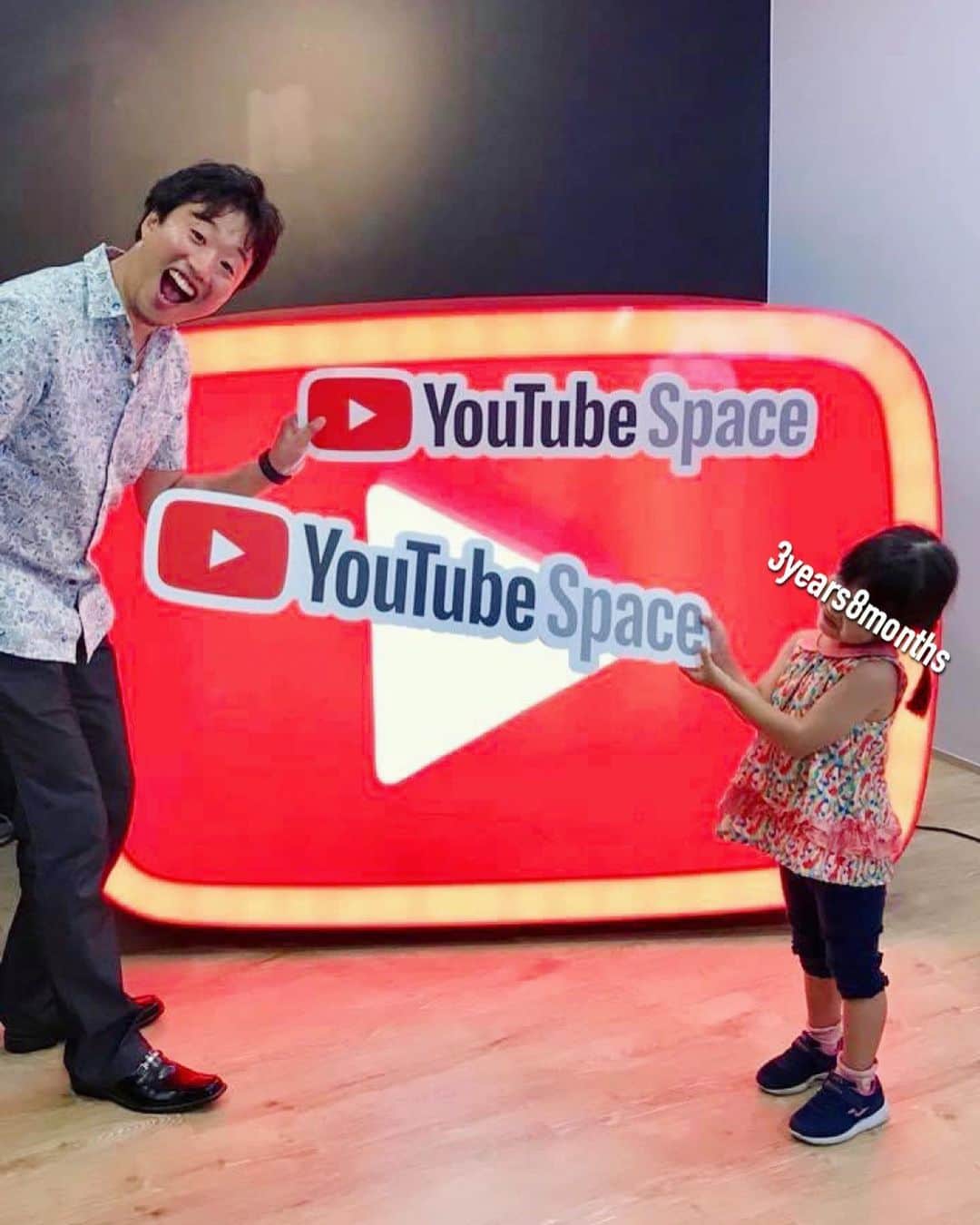 ochikeronさんのインスタグラム写真 - (ochikeronInstagram)「TBT 2 years ago at #youtubespacetokyo It does not exist in Roppongi anymore. I’m glad I made my channel trailer here with Tokyo Tower🗼The photos just popped out from my album 🥰」8月27日 13時53分 - ochikeron