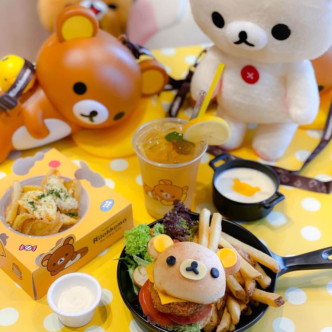 Little Miss Bento・Shirley シャリーのインスタグラム：「Presenting sneak peek of Rilakkuma -The Relax Café x @kumoya_singapore   This pop-up café is the first semi-permanent San-X characters pop-up café in South East Asia. And you will be transported to the realm of Rilakkuma and be dazzled by the super cute menu that I designed!   Official opening on 29 August 2020, Saturday, for 6 months period  Kumoya @ Orchard Central Level #04-08  Opening Hours Monday - Sunday (11.00am – 9.30pm) (Last order 30 minutes before closing)」