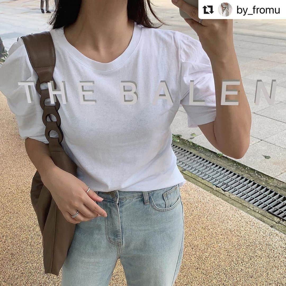 DAKS Koreaさんのインスタグラム写真 - (DAKS KoreaInstagram)「#Repost @by_fromu with @make_repost ・・・ 촬영을 안하니 내맘대로 입고 코디하고 좋다 🖤 요즘 젤 여기저기 무난하게 잘들고 다니는 숄더백. 취향도 조금씩 변하나 넘 이뻐 🙊 . #DCBA0F995I3 . #닥스 #닥스코리아 #닥스악세서리 #닥스액세서리 #DAKS #DAKSACCESSORIES #Lfmall #닥스가방 #호보백 #숄더백 #디보백 #닥스디보백 #여성가방 #여자가방선물 #가방선물 #선물추천 #데일리룩 #ootd #accessories #daily #fashion #오오티디 #플렉스 #flex #직장인룩 #직장인가방」8月27日 14時06分 - dakskorea_accessories