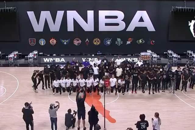 アマンダ・デ・カディネットのインスタグラム：「Thank you @wnba .#jacobblake」