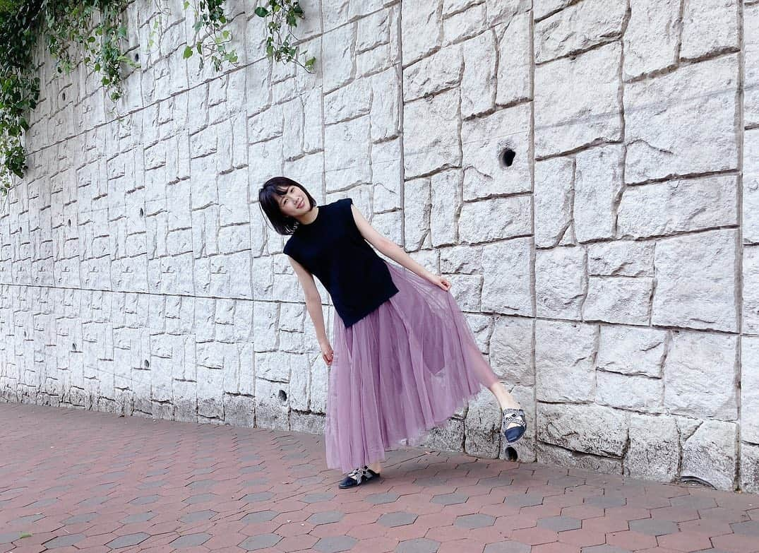 永島聖羅さんのインスタグラム写真 - (永島聖羅Instagram)「本日の洋服👗 . . fifthのリアル店舗が 表参道にできたみたい！ . . ✔︎tops×skirt @fifth_store→60%off coupon . . #fifth #fifthtl #フィフス #👗 #スリットデザインスリーブレスニット #チュールロングスカート #夏コーデ　#リラックスコーデ #永島聖羅 #pr」8月27日 20時05分 - seira_nagashima