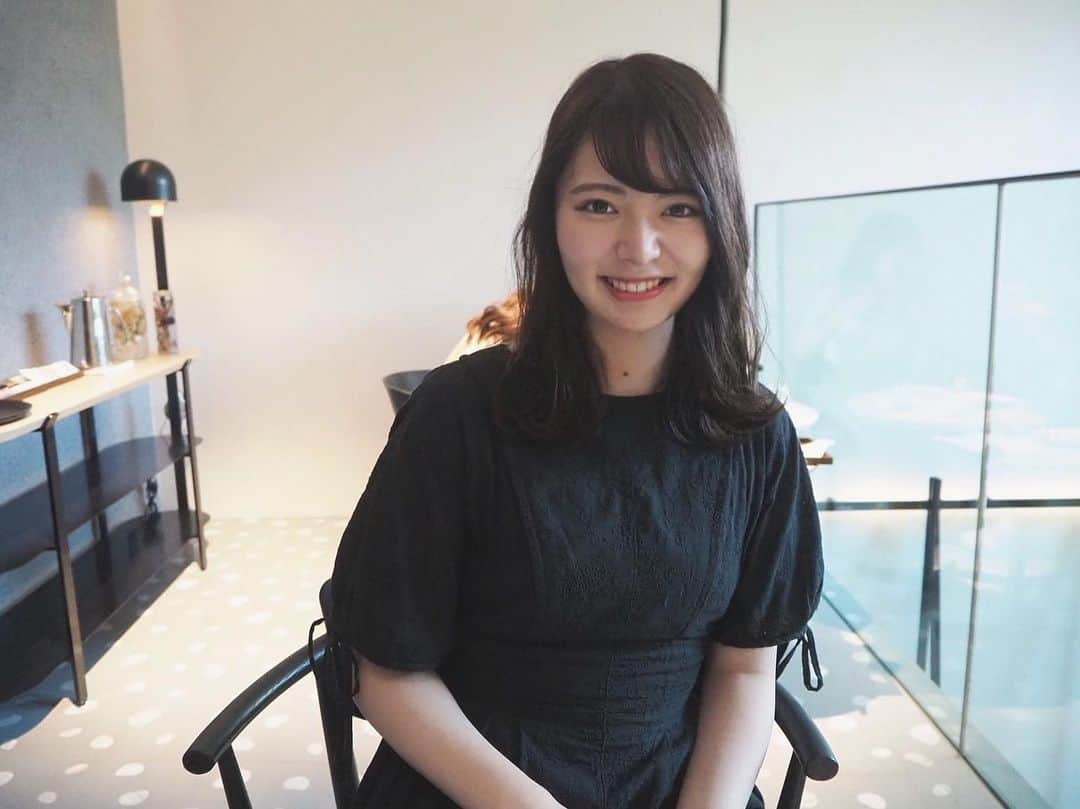 林桃絢美のインスタグラム：「・ こんばんは✨ 今日もお疲れ様です！ ・ 昨日大学の友人とカフェ巡りをしました！ とってもお洒落で美味しいお店を発見できて嬉しかったです☺🌷 ・ 本日も　#もなポチ　していただけたら嬉しいです🌼 いつもみなさん応援ありがとうございます🌟 ・ ・ #日本女子大学コンテスト　#日本女子大学　#ミスコンテスト　#ミスコレ #cafe #カフェ巡り　#カフェ　#代官山　#恵比寿　#ミラーレス一眼」