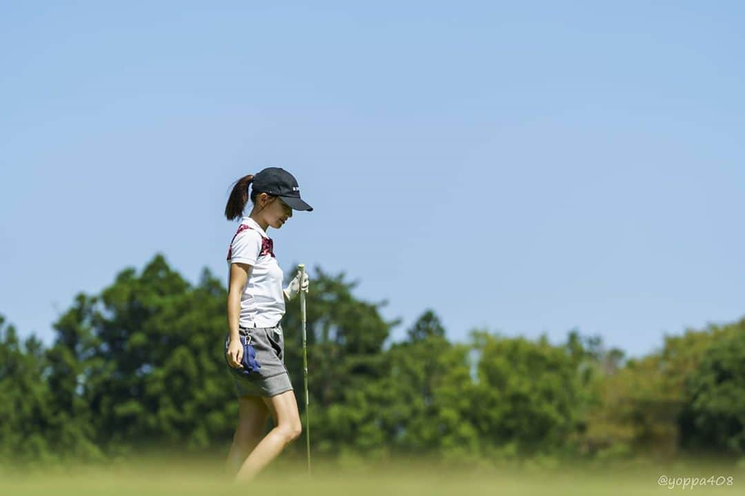 保坂玲奈さんのインスタグラム写真 - (保坂玲奈Instagram)「______#golf #⛳ . . 初めてもうすぐ3年になるのに なかなか100が切れない根性無し､頭が悪い 自分が大っ嫌いで昨年末は スランプも重なって本気で 辞めたいって毎回悔し泣きしてたけど それ以上に調子が良い時は最高に楽しいし、 最高のゴルフ友達が沢山出来たし､ おじいちゃんと一緒に出来るし､ コースマネジメント､ゴルフから学ぶ事が多くて なんだかんだ一生やりたいスポーツ⛳  📷: @yoppa408 . . . #ゴルフ初心者#ゴルフ上達したい#ゴルフ女子#インスタゴルフ女子#インスタゴルフ部#100切りしたい#ゴルフフォトグラファー#ゴルフウェア#ゴルフファッション#V12」8月27日 15時11分 - __renao_0707