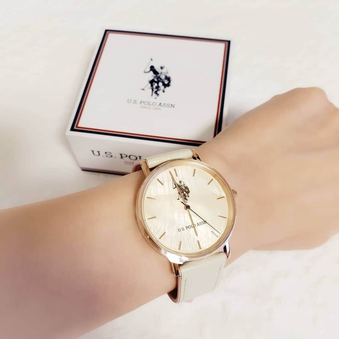 池田夏希さんのインスタグラム写真 - (池田夏希Instagram)「US POLOの腕時計⌚💕 夏らしい明るいカラーの腕時計を探してたから出逢えて嬉しい～✨ シンプルだから何にでも合いそう😊 . #腕時計 #usポロ #usポロwatch #usポロ時計 #uspolo時計 #シンプル #レディースウォッチ #uspolo #uspolowatch #theplatinumselect #simple #ladieswatch #instawatches」8月27日 15時40分 - natsukiikeda624