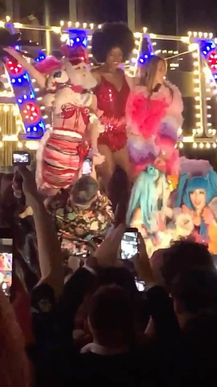 あさちるのインスタグラム：「@voguegirljapan @voguejapan  20周年パーティーの様子。at @bulgarihotels  ミラノ @kawaiimonstercafe」