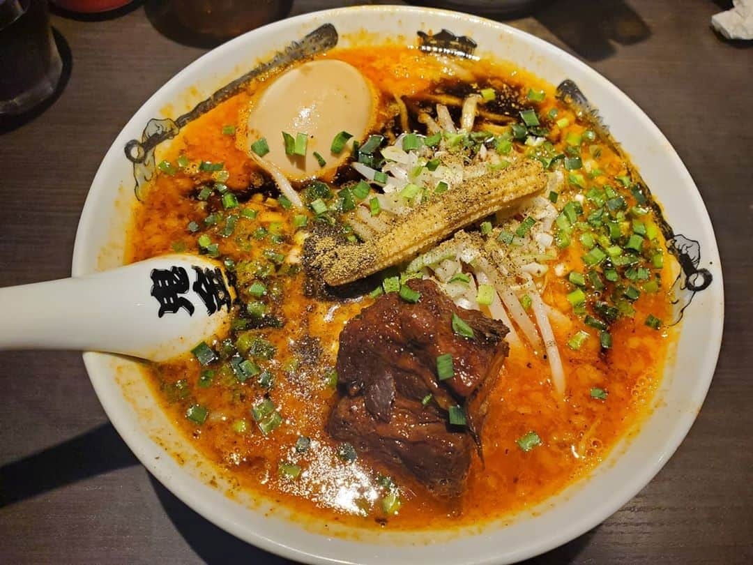 千鶴さんのインスタグラム写真 - (千鶴Instagram)「. お気に入りのラーメン屋 やっぱり【辛さ・痺れ】は【鬼増し】がすき♡  #鬼金棒  #鬼金棒カラシビ味噌ラーメン  #お気に入り」8月27日 15時53分 - chiduru9898