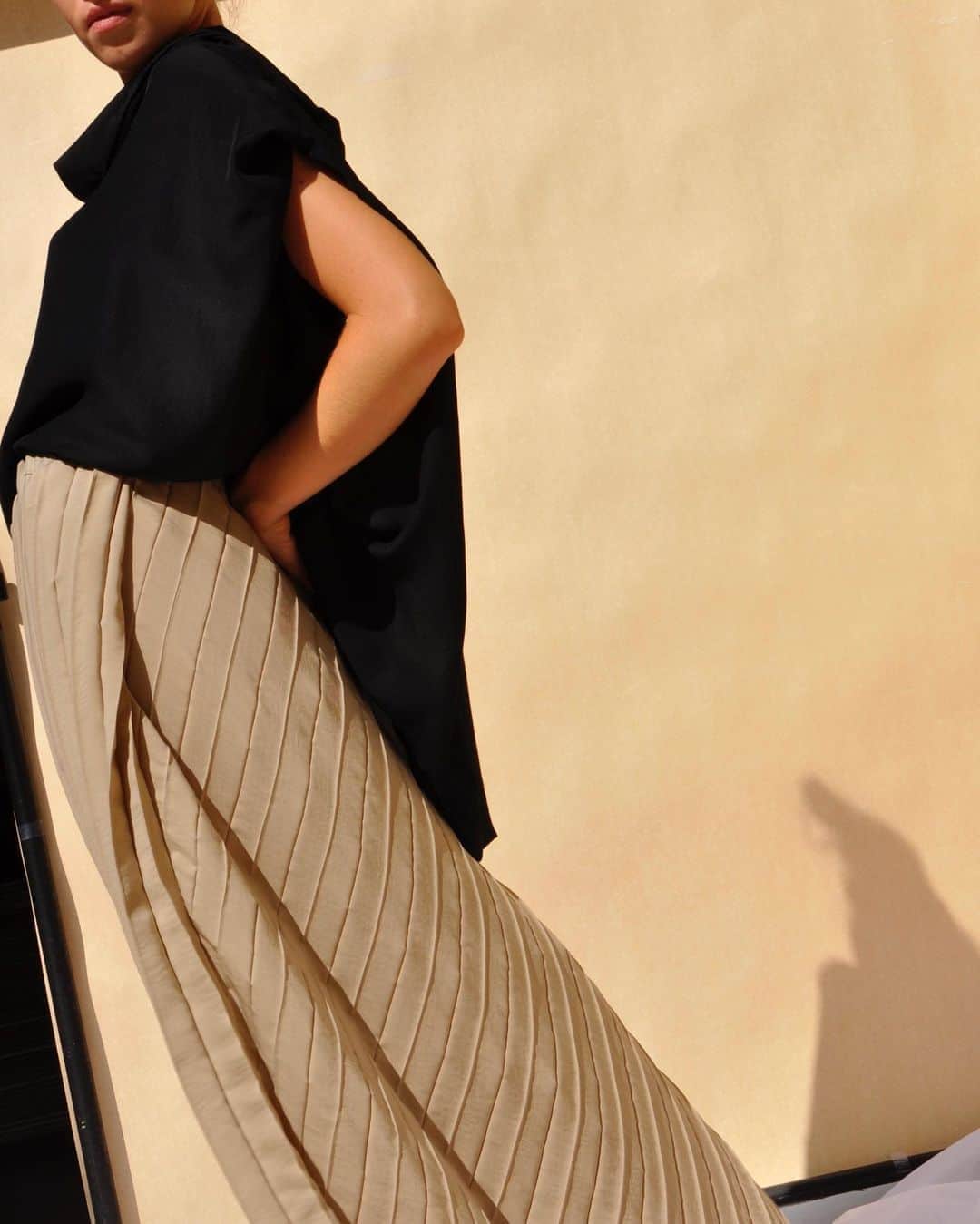 のインスタグラム：「collection PRIVĒE? SS21 #collectionpriveeofficial  • • • • • #newcollection #ss21 #rtw #mfw #totallook #summerstyle #plissé #lookbook #fashionista #nude #palette #womenswear #fashionweek #contemporary #madeinitaly」