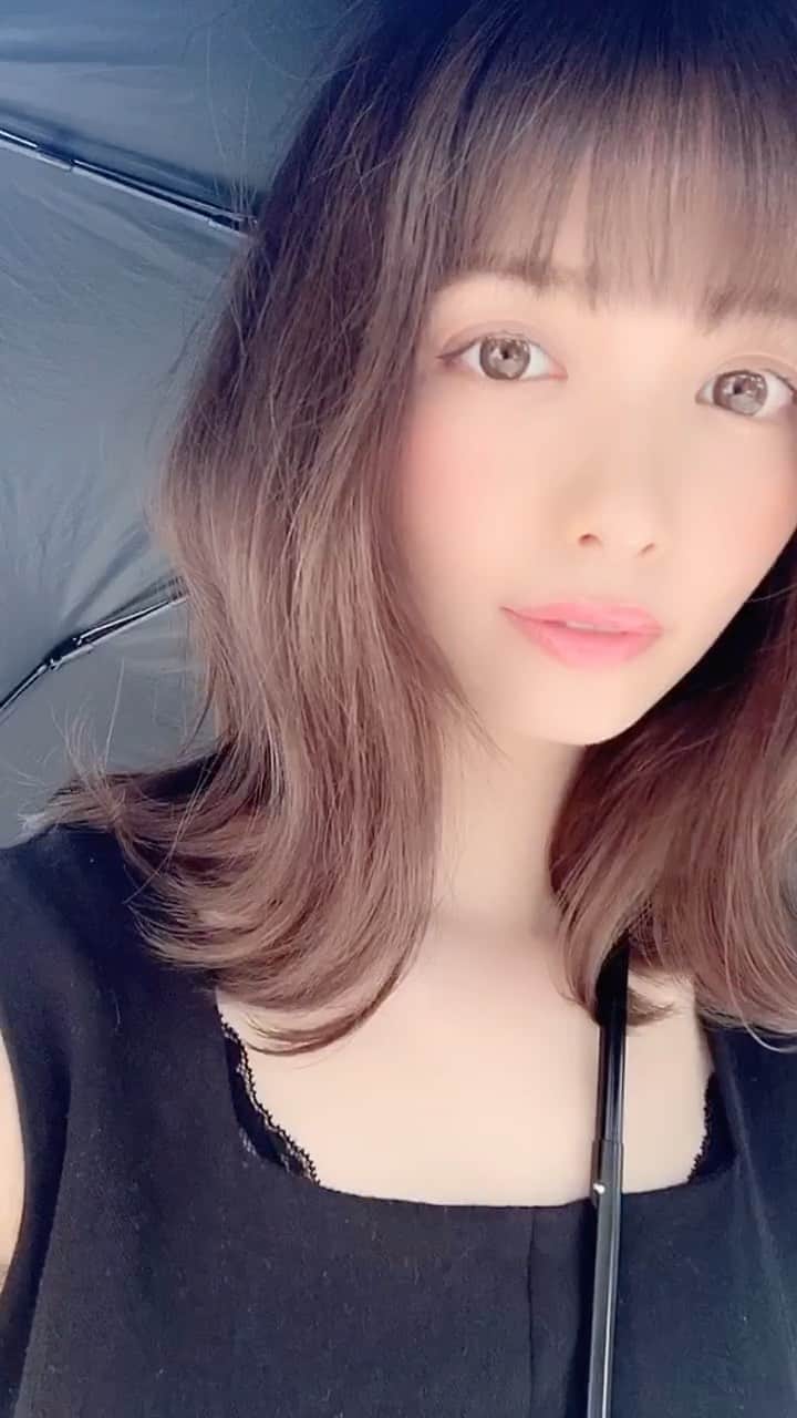 のインスタグラム：「. . 日傘の中って盛れるよね🤷‍♂️ 夏のピンクリップって 最強にかわいいと思います。 . . #reels #instagood #instalike #instagram #instapic #instalove #instamood #instadaily #unknownjapan #discoverjapan #follow #followｍe #リール #山根千佳」