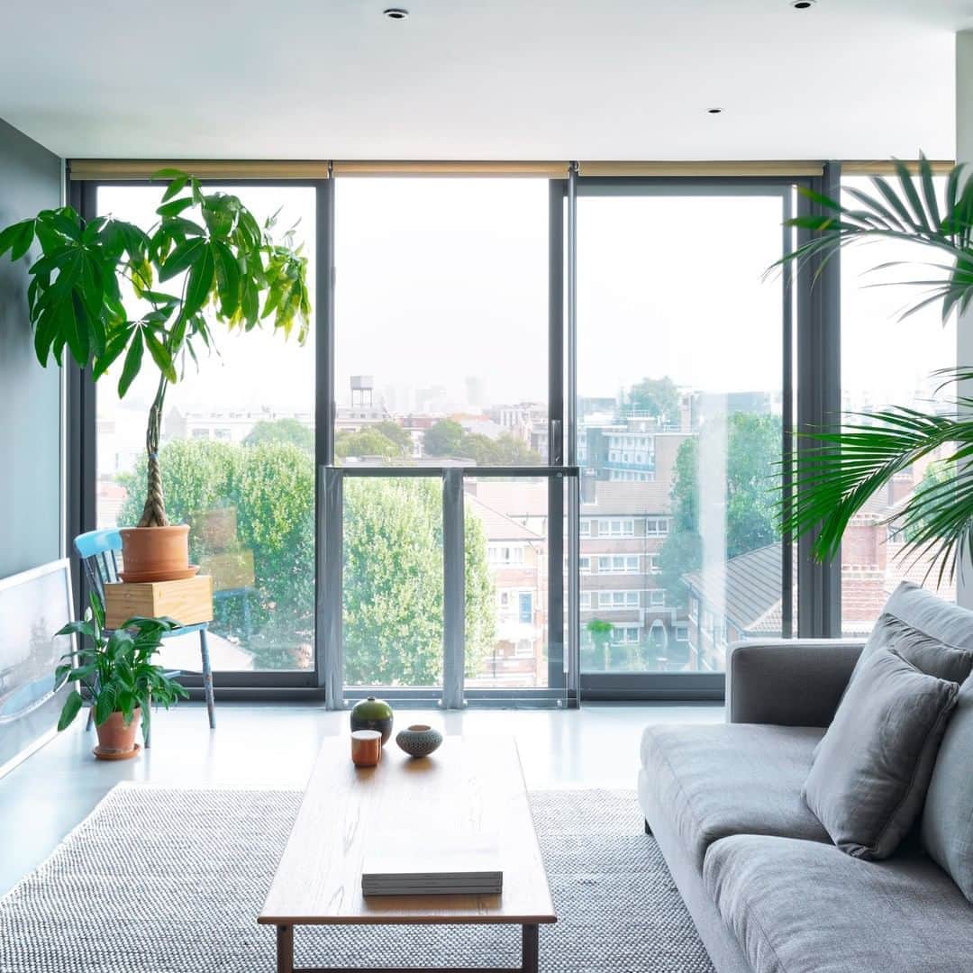 The Modern Houseさんのインスタグラム写真 - (The Modern HouseInstagram)「#forsale Spread the Word: a two-bedroom apartment on the fifth floor of The Jam Factory. Head to the link in our bio for the sales particulars.」8月27日 16時17分 - themodernhouse
