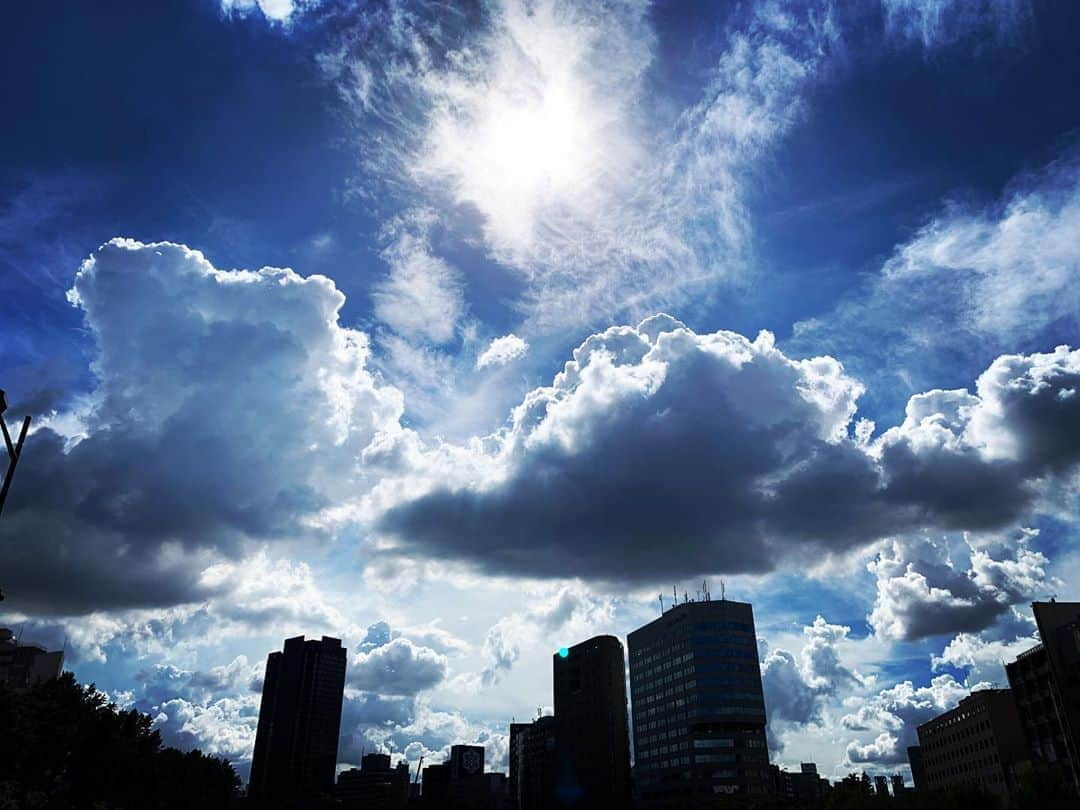 有森裕子さんのインスタグラム写真 - (有森裕子Instagram)「賑やかな　 今日の空…」8月27日 16時17分 - arimori.yuko33