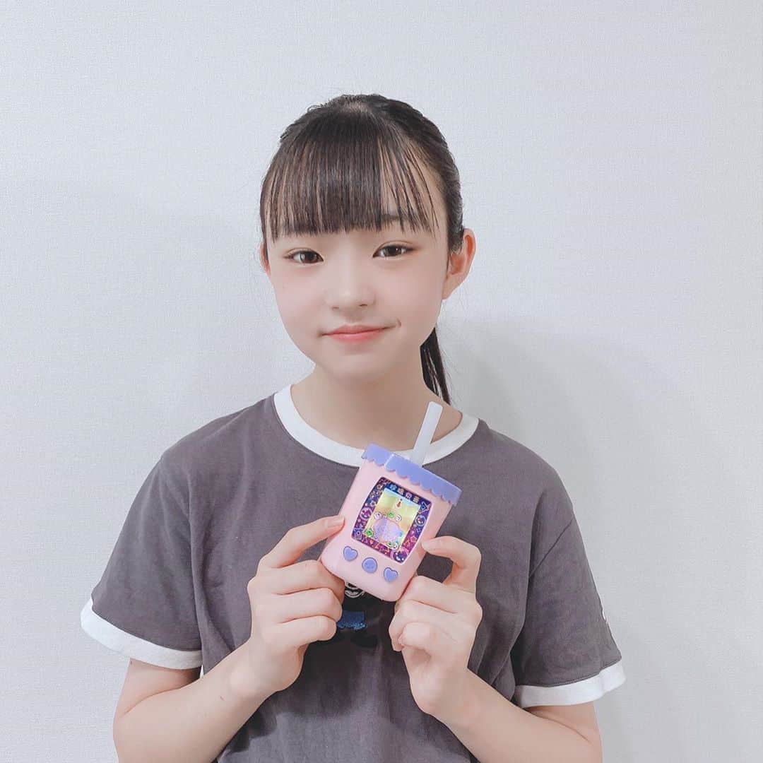 Hinataさんのインスタグラム写真 - (HinataInstagram)「. . バンダイで発売中の｢ぷにタピちゃん｣🍹 . タピオカになっててストローで遊べるおもちゃ💓 ストローで混ぜないとぷにタピちゃん元気なくなっちゃう😂💦 ぷにタピ集めたり 色んな組み合わせでドリンク作ったり なんとお店も作れちゃう😳!! . 頑張ればお店もどんどん大きくなるよ👏👏 . みんなおうちでもタピ活してみて🤣 . . #BANDAI #バンダイ #ぷにタピちゃん #PR #混ぜる #おもちゃ #タピ活 #タピオカ #ドリンク #プレゼントに #目指せ #タピオカキャッスル」8月27日 17時00分 - hinachosugram