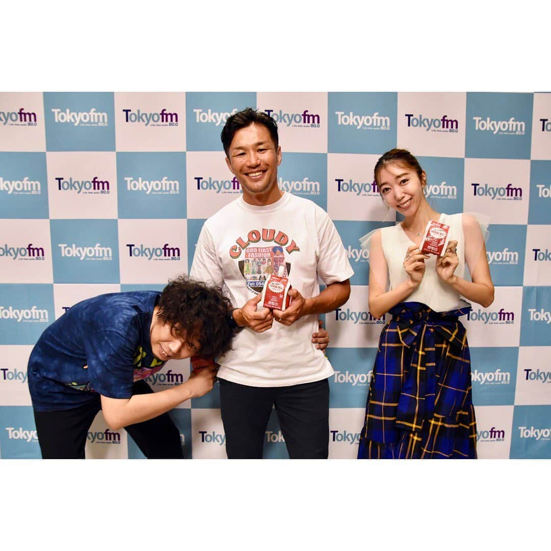 浜崎美保さんのインスタグラム写真 - (浜崎美保Instagram)「【TOKYO FM スカロケ🚀】 昨日は元ラグビー日本代表・廣瀬俊朗さんが生登場😆🎊ありがとうございました👏✨ ・ 本部長はタックルポーズ🏉💪 ・ ・ ドラマ「ノーサイド・ゲーム」の秘話㊙️も聞けてとても楽しかったです🤣✨ぜひradikoのタイムフリーでcheckを✨ ・ ・ ・ ・ 番組後のJOGLIS×スカロケ アスリートレッスンの配信イベントはジョグリス🐿の公式YouTubeにアーカイブがあるのでぜそちらもぜひご覧ください😆✨ ・ ・ 今週ラストのスカロケ🚀始まりまーす😋 ・ ・ ・ #tokyofm #生放送 #radio #radiko #スカロケ #JOGLIS #リポビタンゼリー #ラグビー  #廣瀬俊朗 さん #ドラマ #ノーサイドゲーム #マンボウやしろ #浜崎美保」8月27日 17時05分 - mihohamasaki_japan