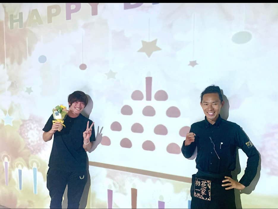 大木貴之のインスタグラム：「バースデーをお祝いして頂きました🙇‍♂️ 1年に1回の楽しみです😊！！ もりたさん、クロッサムモリタのスタッフの皆さん ありがとうございました🙇‍♂️ また来年も楽しみにしております☺️ ※SNSで誕生日メッセージを頂いた方々ありがとうございます🙇‍♂️  #感謝　#クロッサムモリタ　#誕生日　#アスリート」